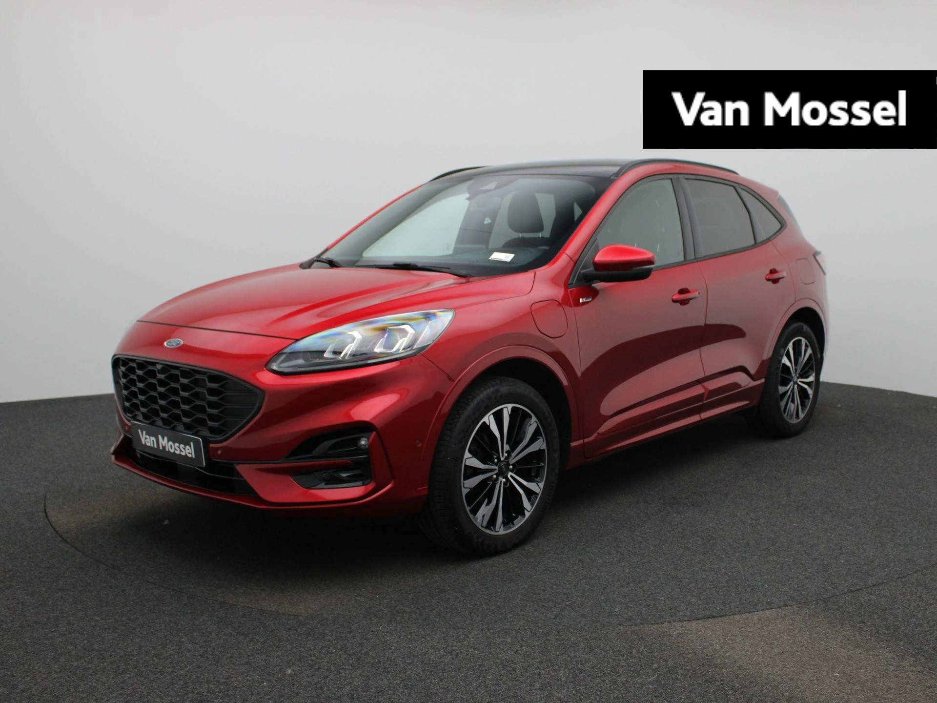 Ford Kuga met kenteken 14100 – autofoto 2