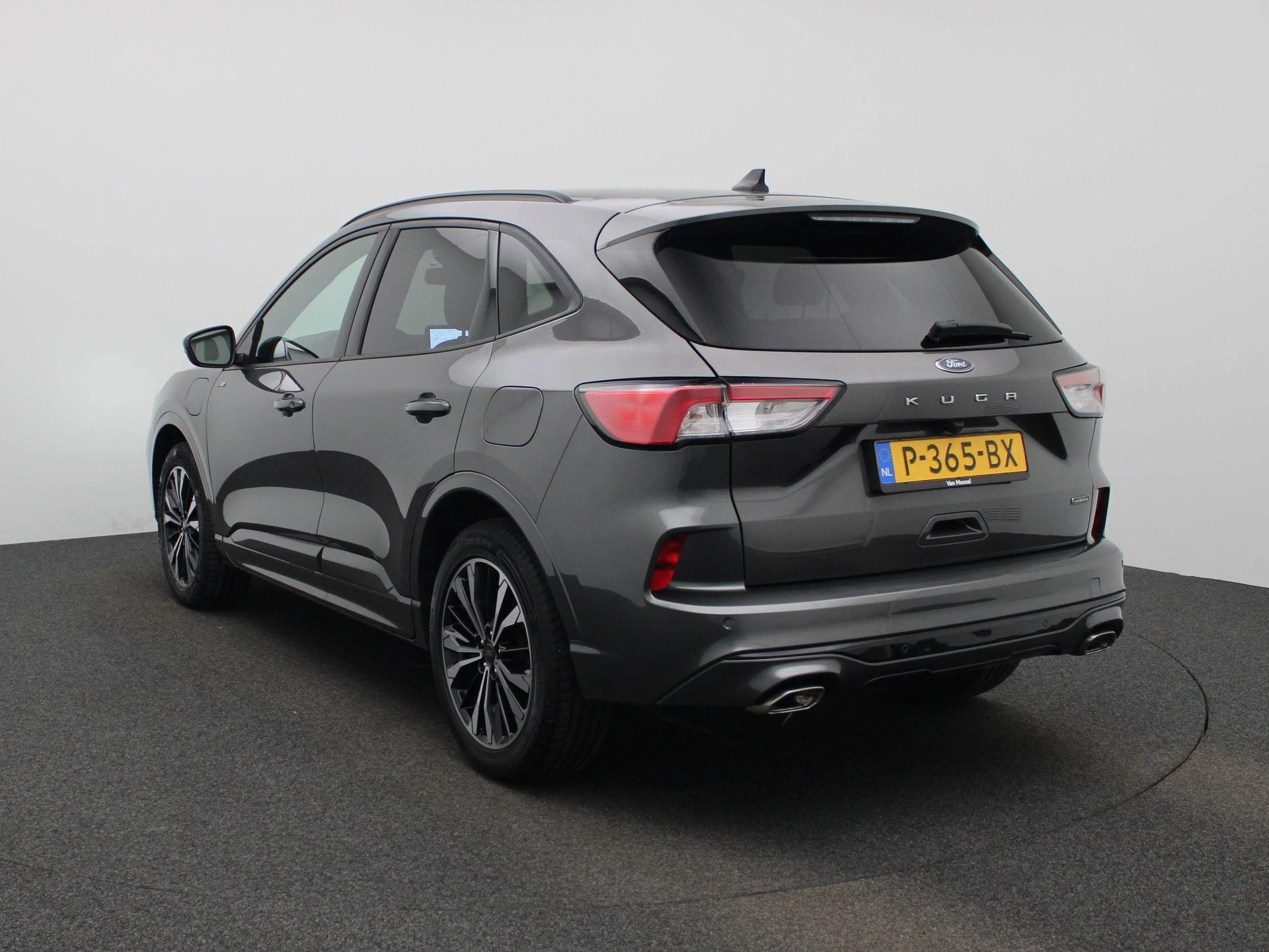 Ford Kuga met kenteken 14100 – autofoto 3
