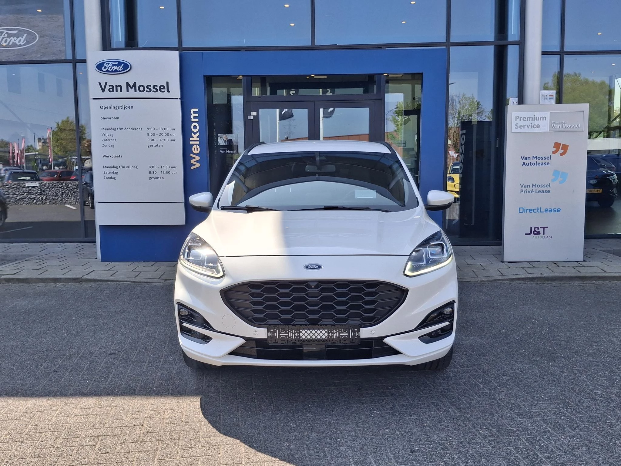 Ford Kuga met kenteken 14100 – autofoto 4