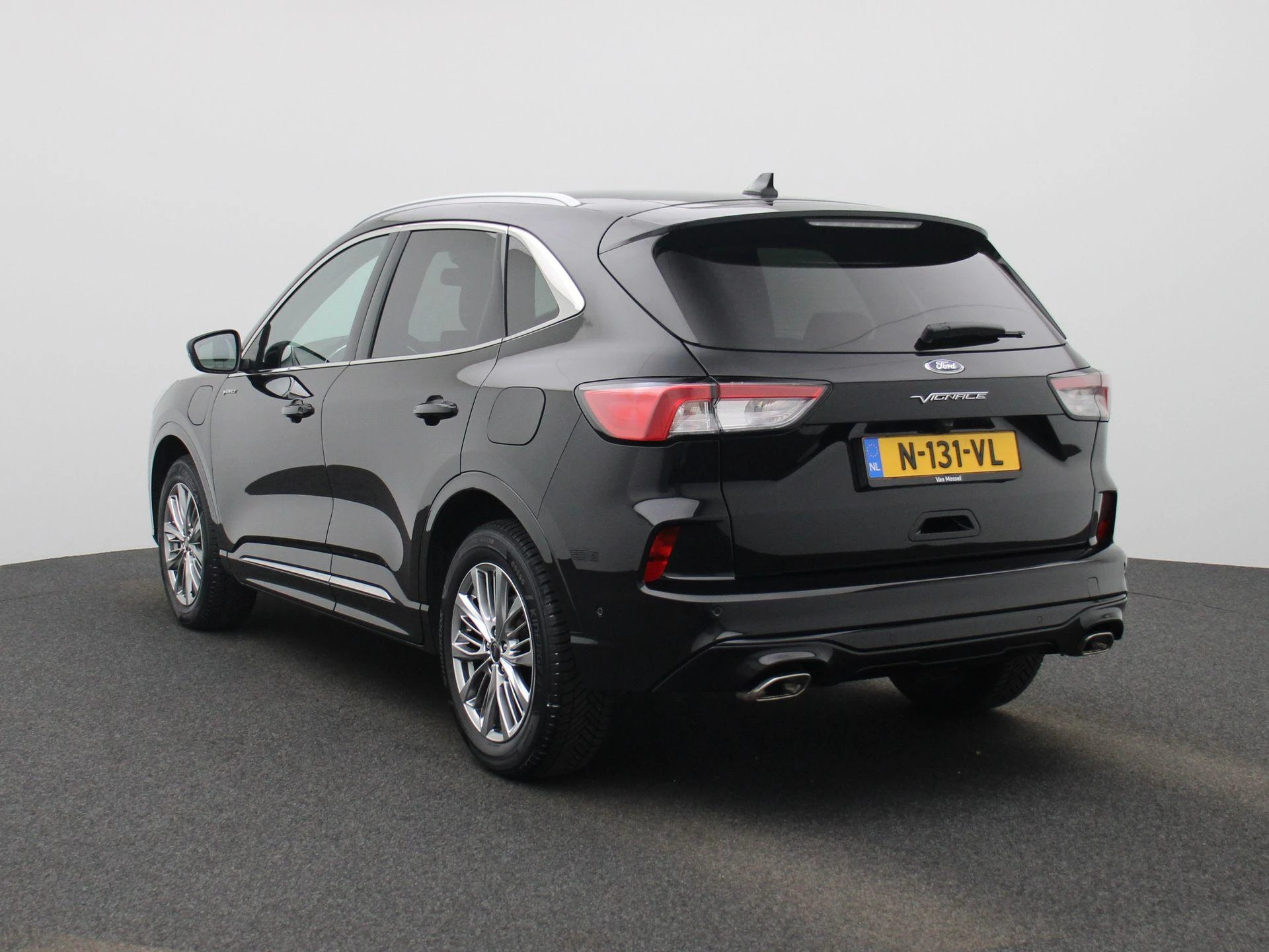 Ford Kuga met kenteken 14100 – autofoto 4