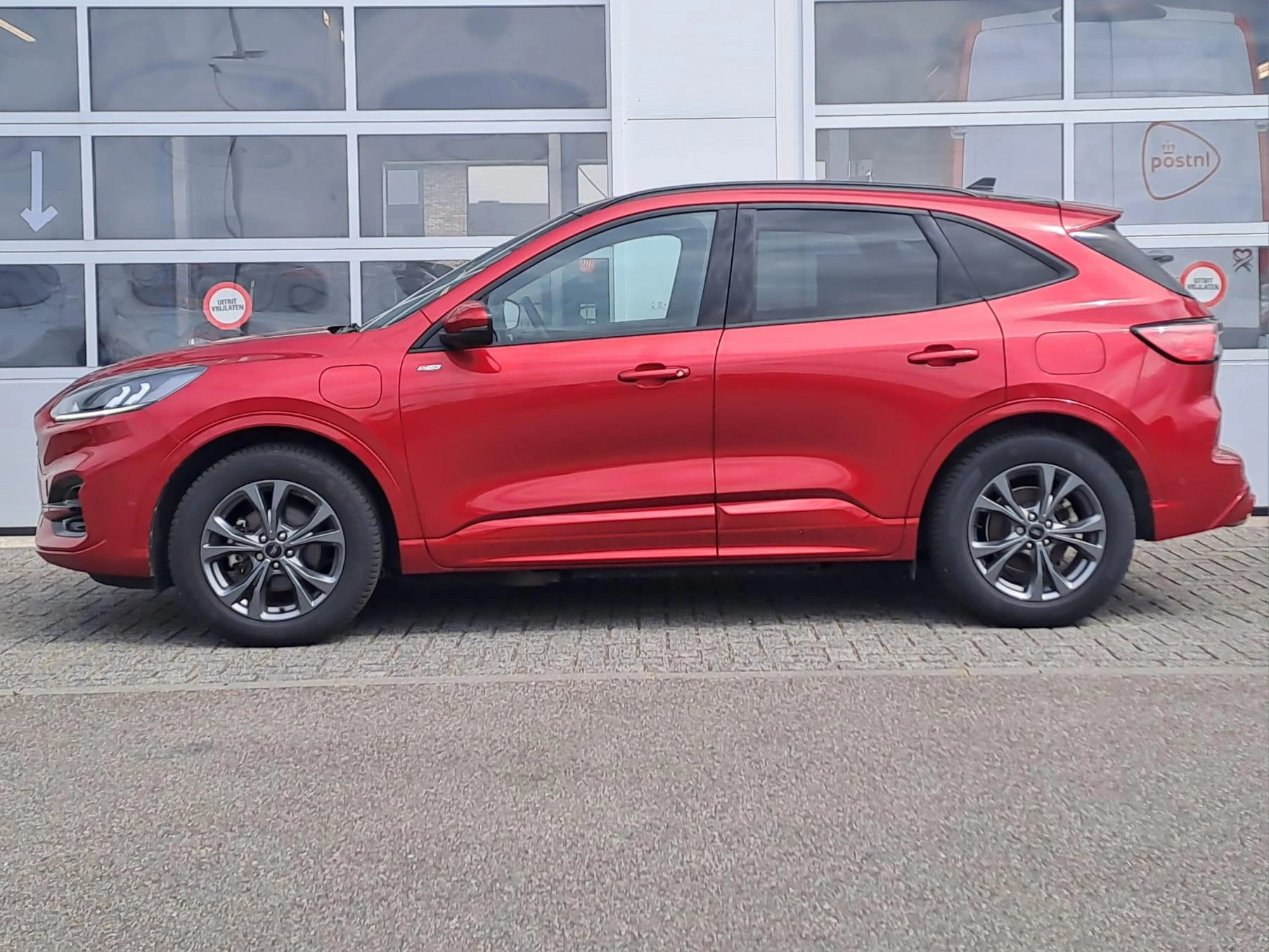 Ford Kuga met kenteken 14100 – autofoto 4