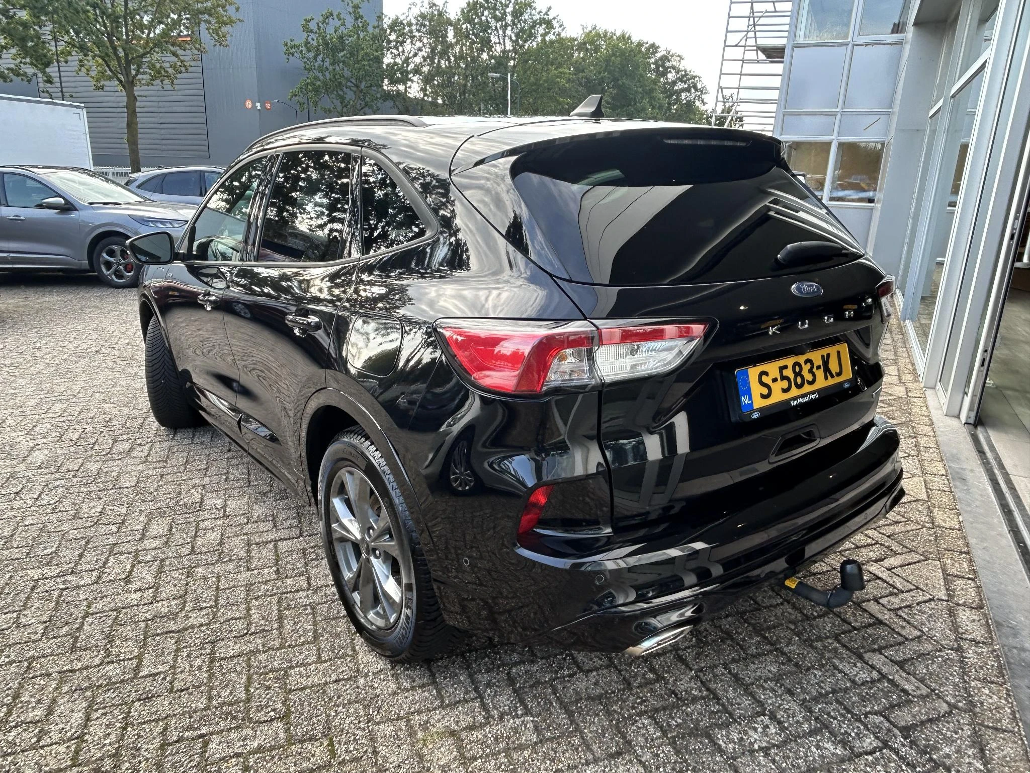 Ford Kuga met kenteken 14100 – autofoto 5