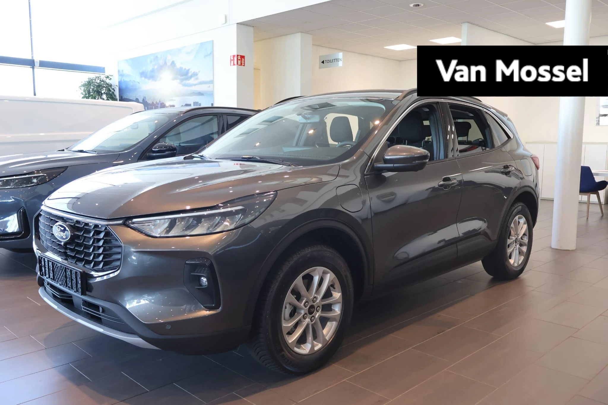 Ford Kuga met kenteken 28100 – autofoto 2