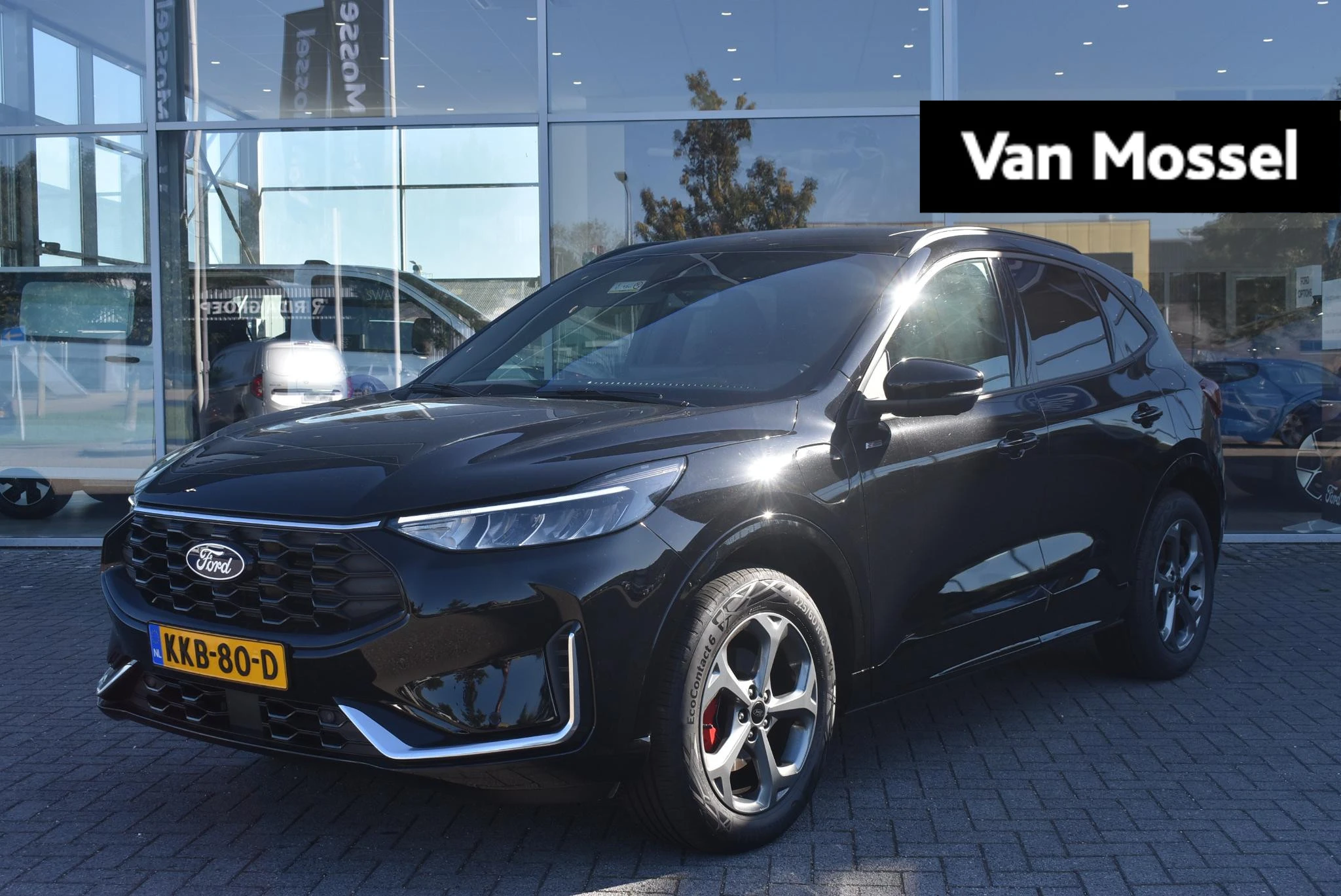 Ford Kuga met kenteken 28100 – autofoto 2