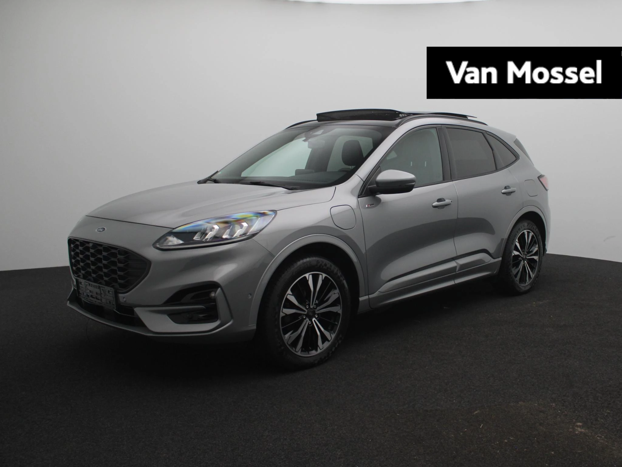 Ford Kuga met kenteken 56 – autofoto 2