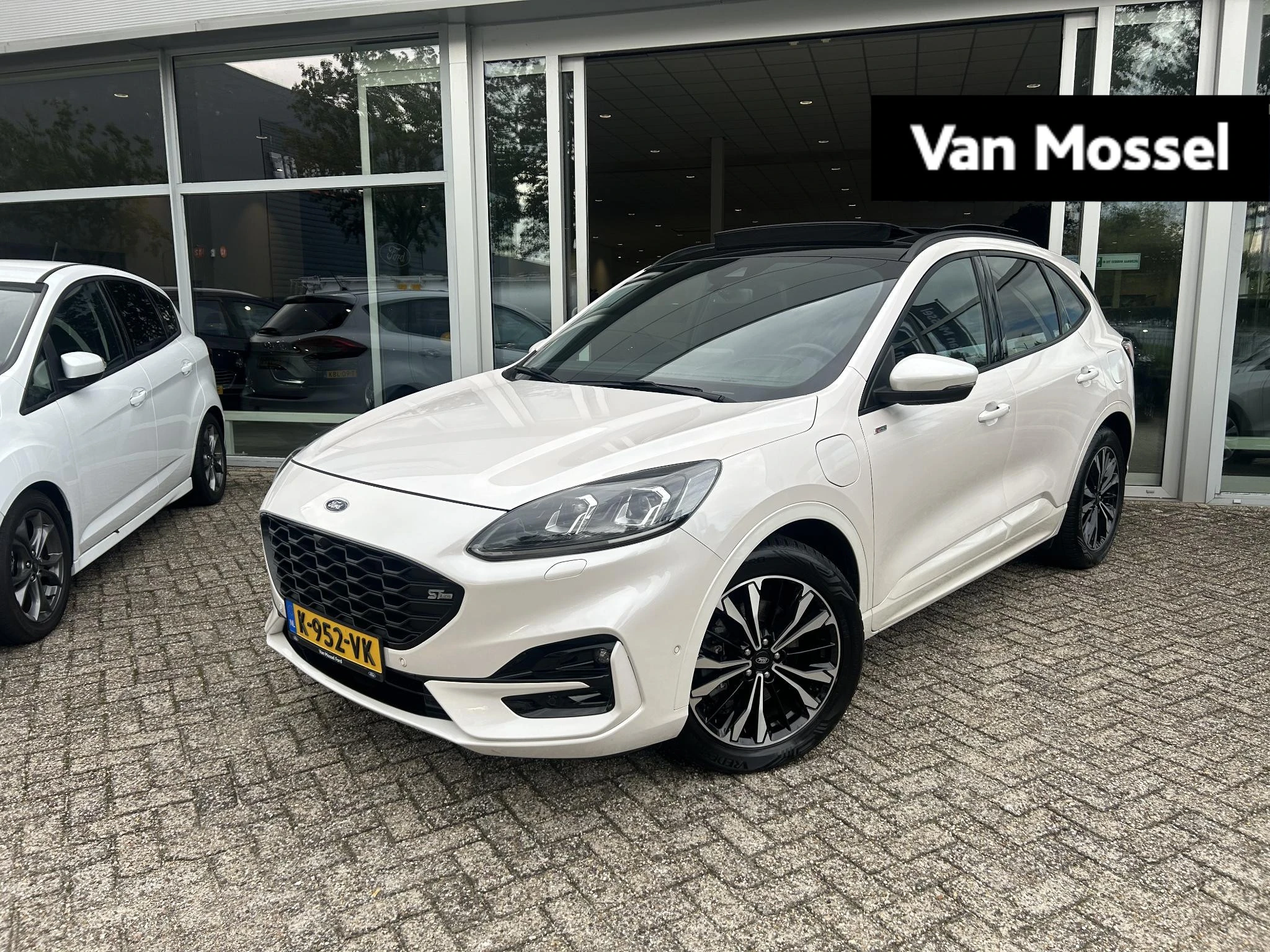 Ford Kuga met kenteken 56 – autofoto 2