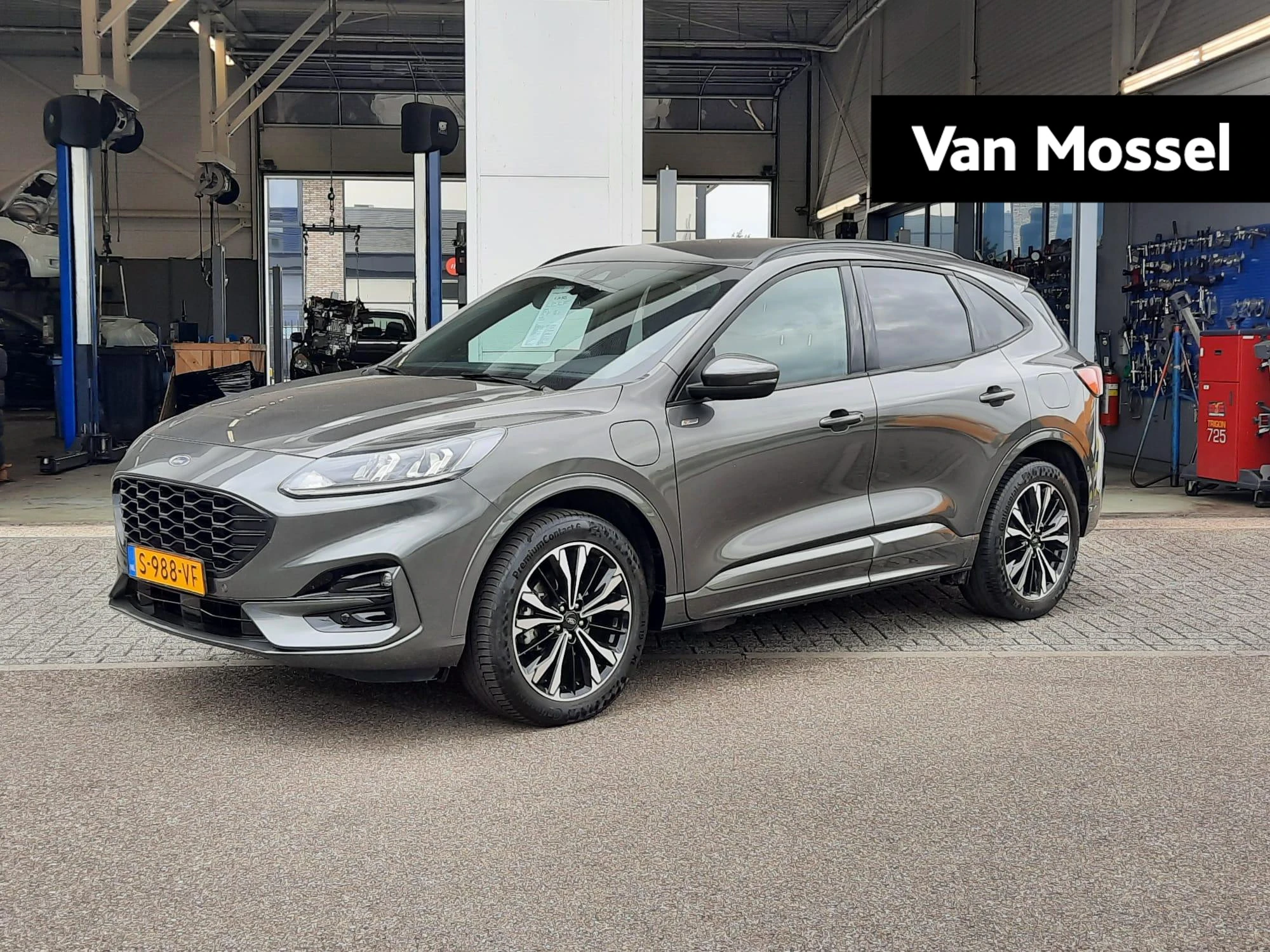 Ford Kuga met kenteken 56 – autofoto 2