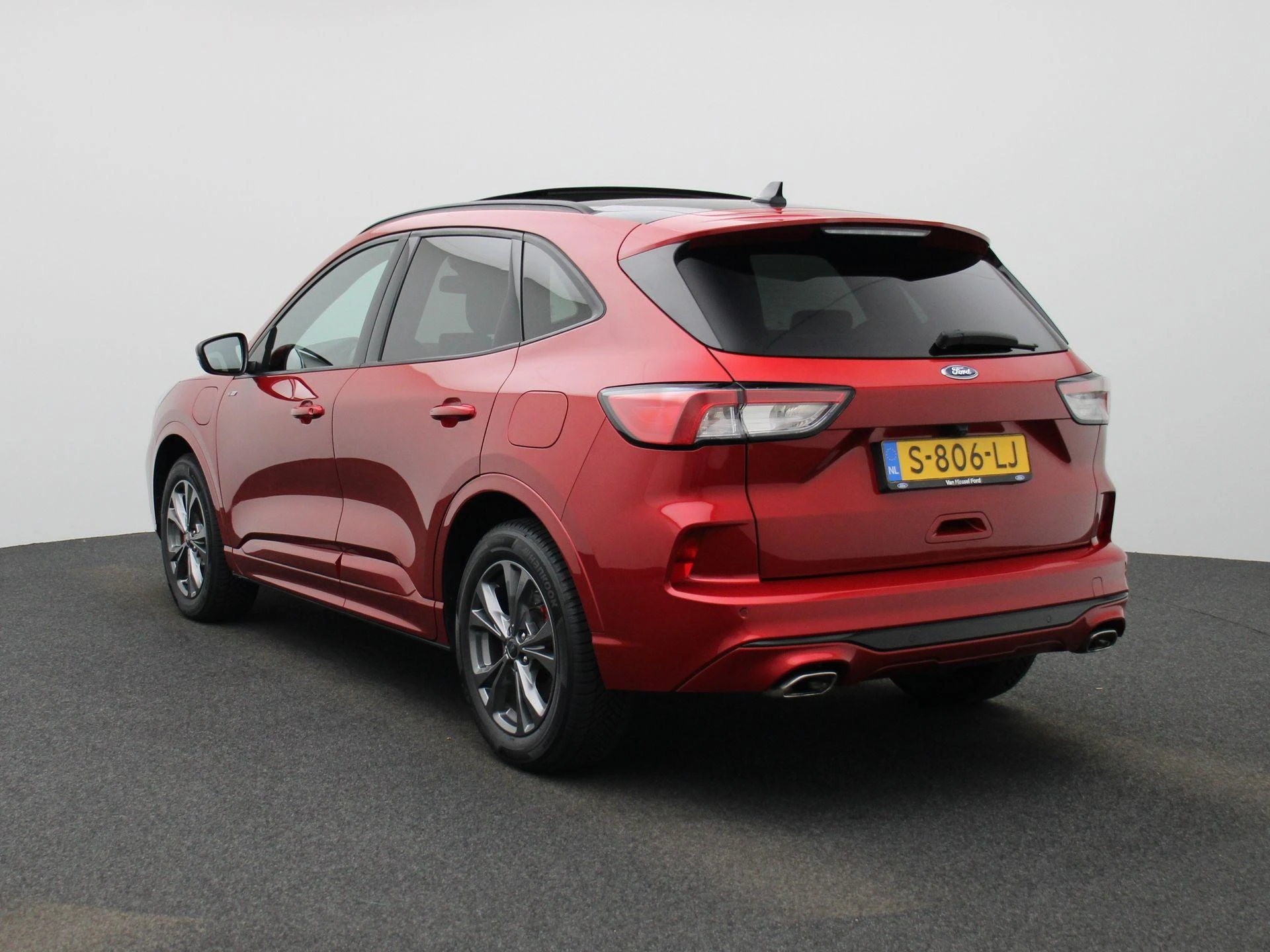 Ford Kuga met kenteken 56 – autofoto 3