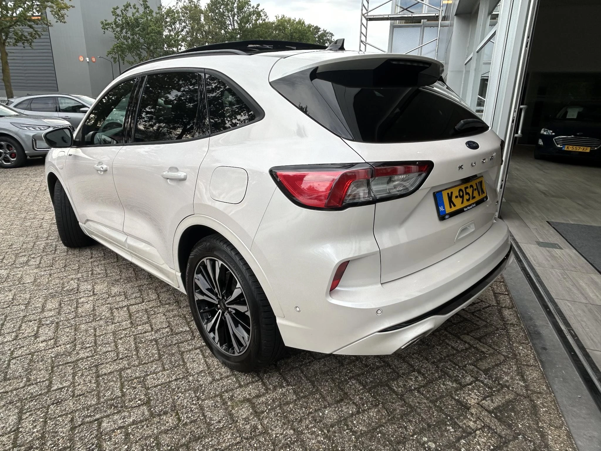 Ford Kuga met kenteken 56 – autofoto 5