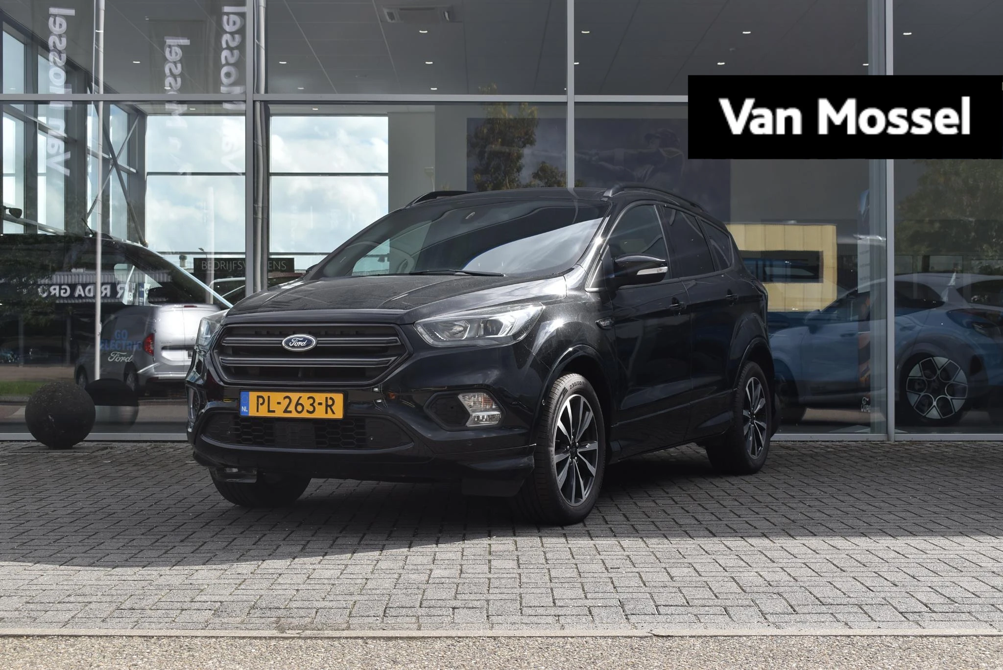 Ford Kuga met kenteken 62100 – autofoto 2