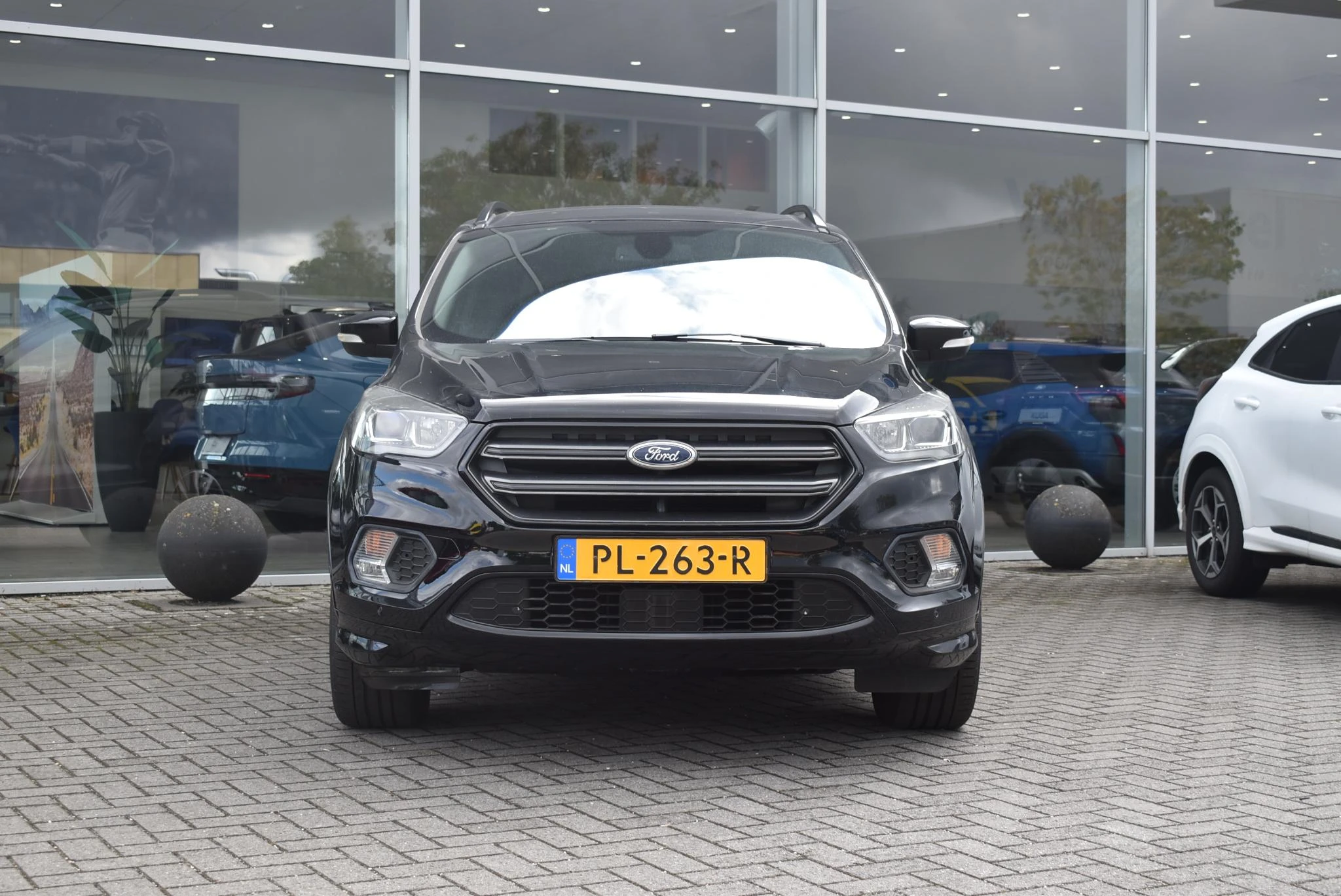 Ford Kuga met kenteken 62100 – autofoto 4