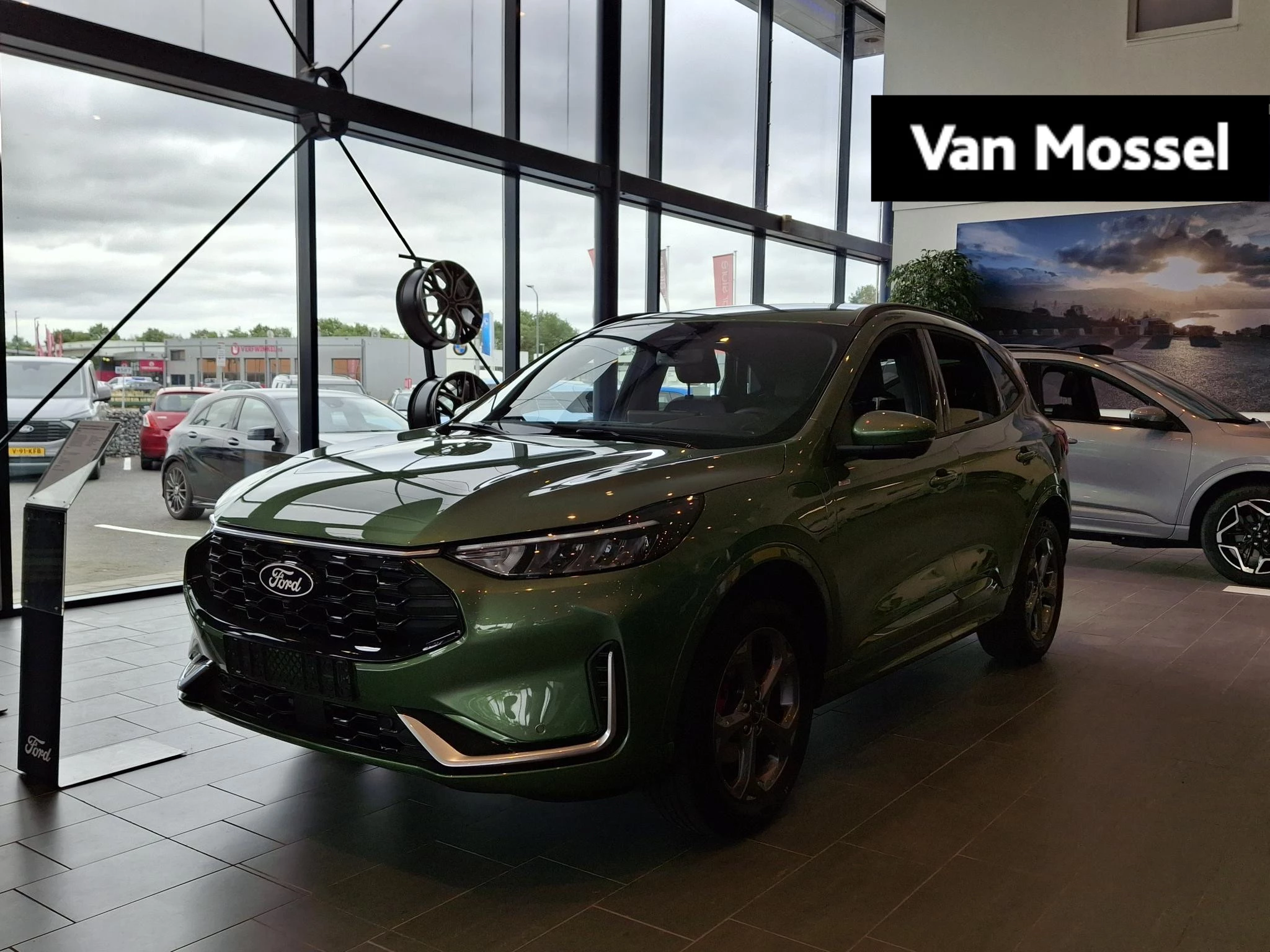 Ford Kuga met kenteken 68 – autofoto 2