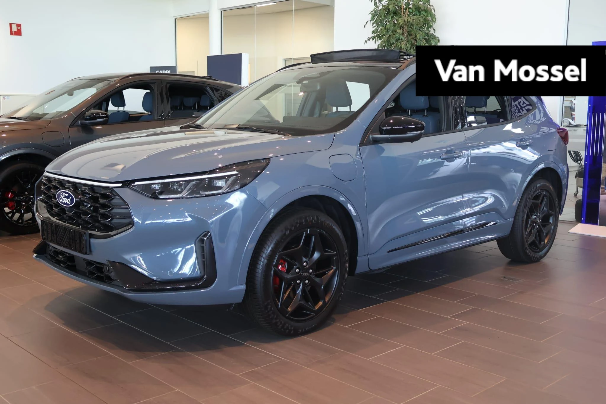 Ford Kuga met kenteken 68 – autofoto 2