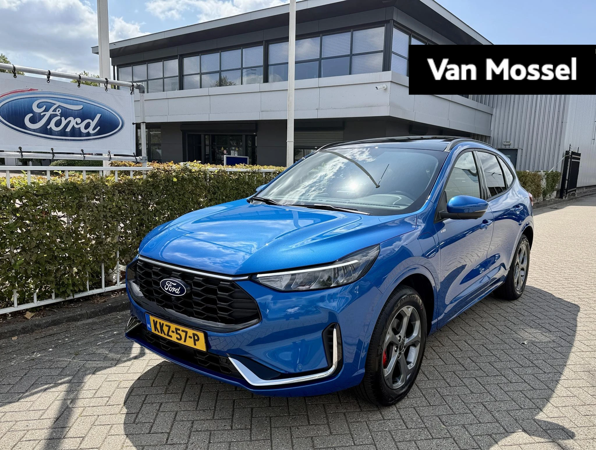 Ford Kuga met kenteken 68 – autofoto 2