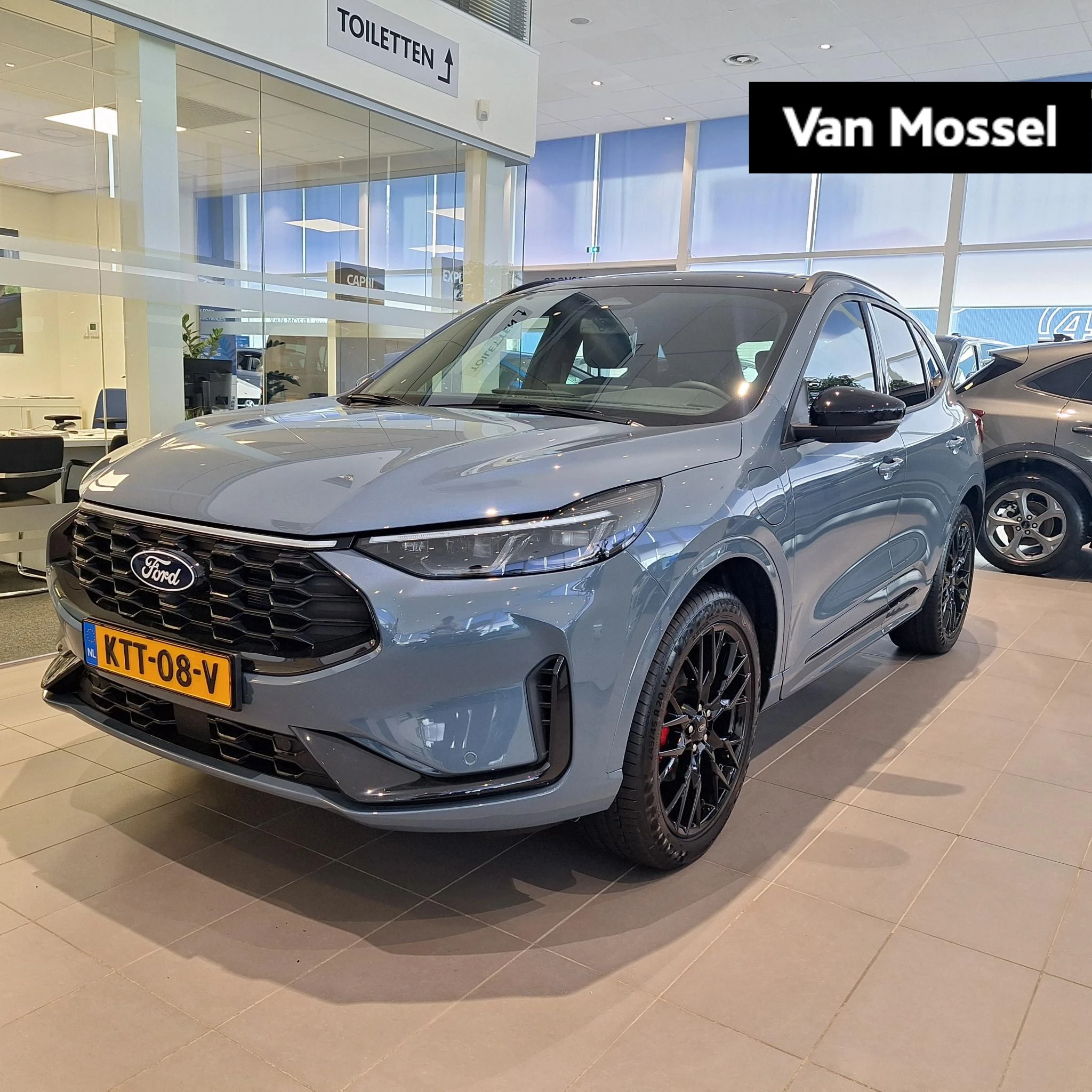 Ford Kuga met kenteken 68 – autofoto 2