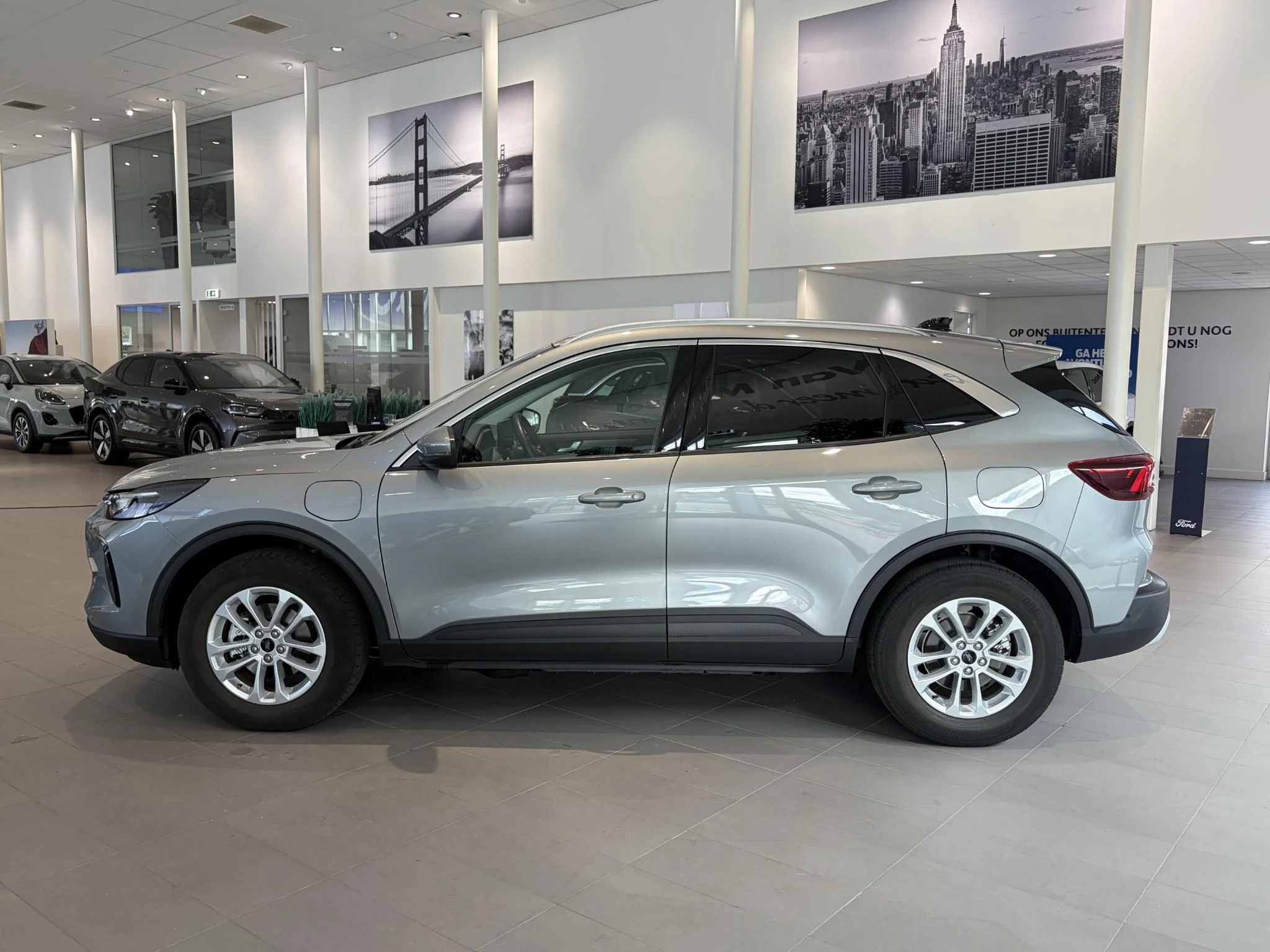 Ford Kuga met kenteken 68 – autofoto 4