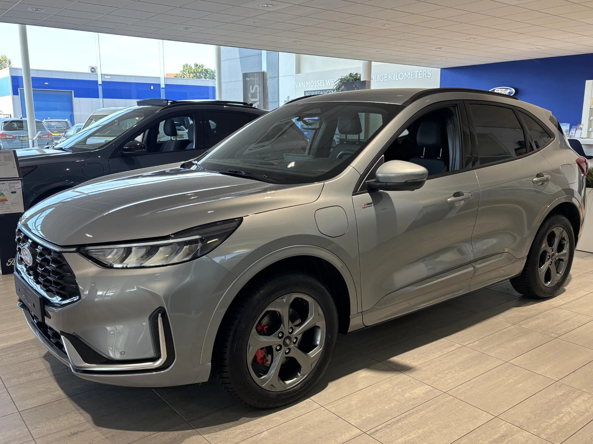 Ford Kuga met kenteken 68 – autofoto 4