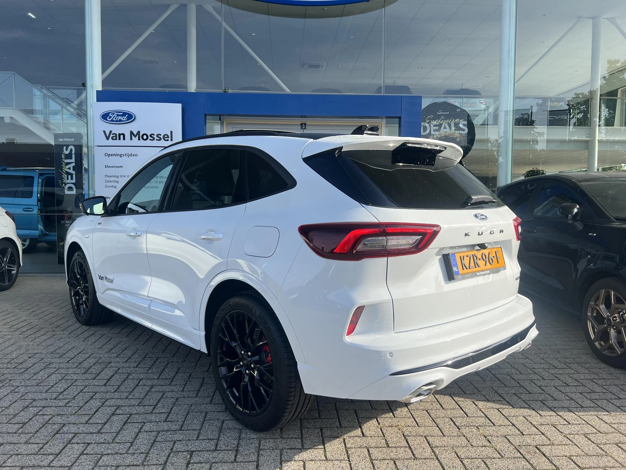 Ford Kuga met kenteken 68 – autofoto 5