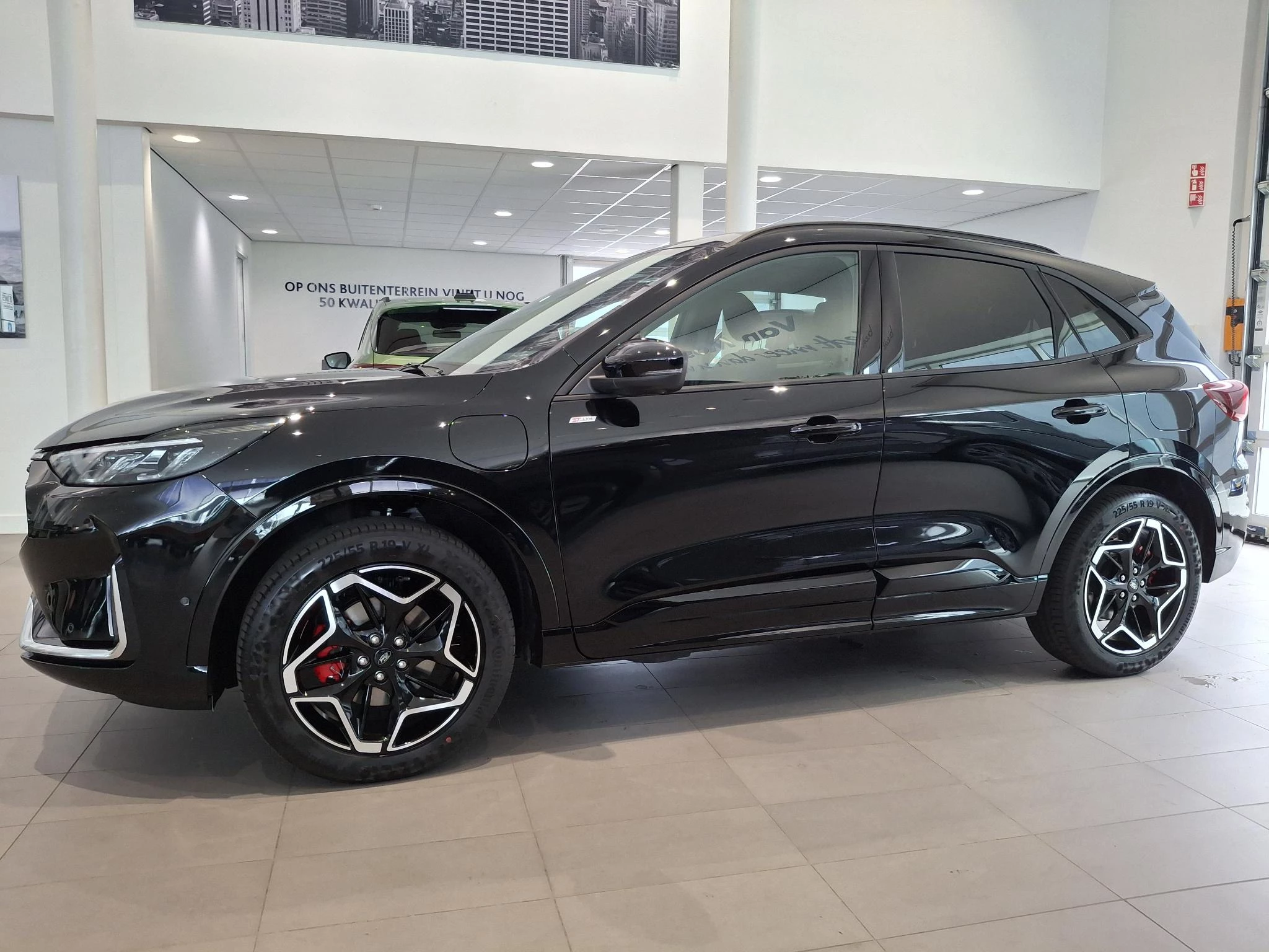 Ford Kuga met kenteken 68 – autofoto 5