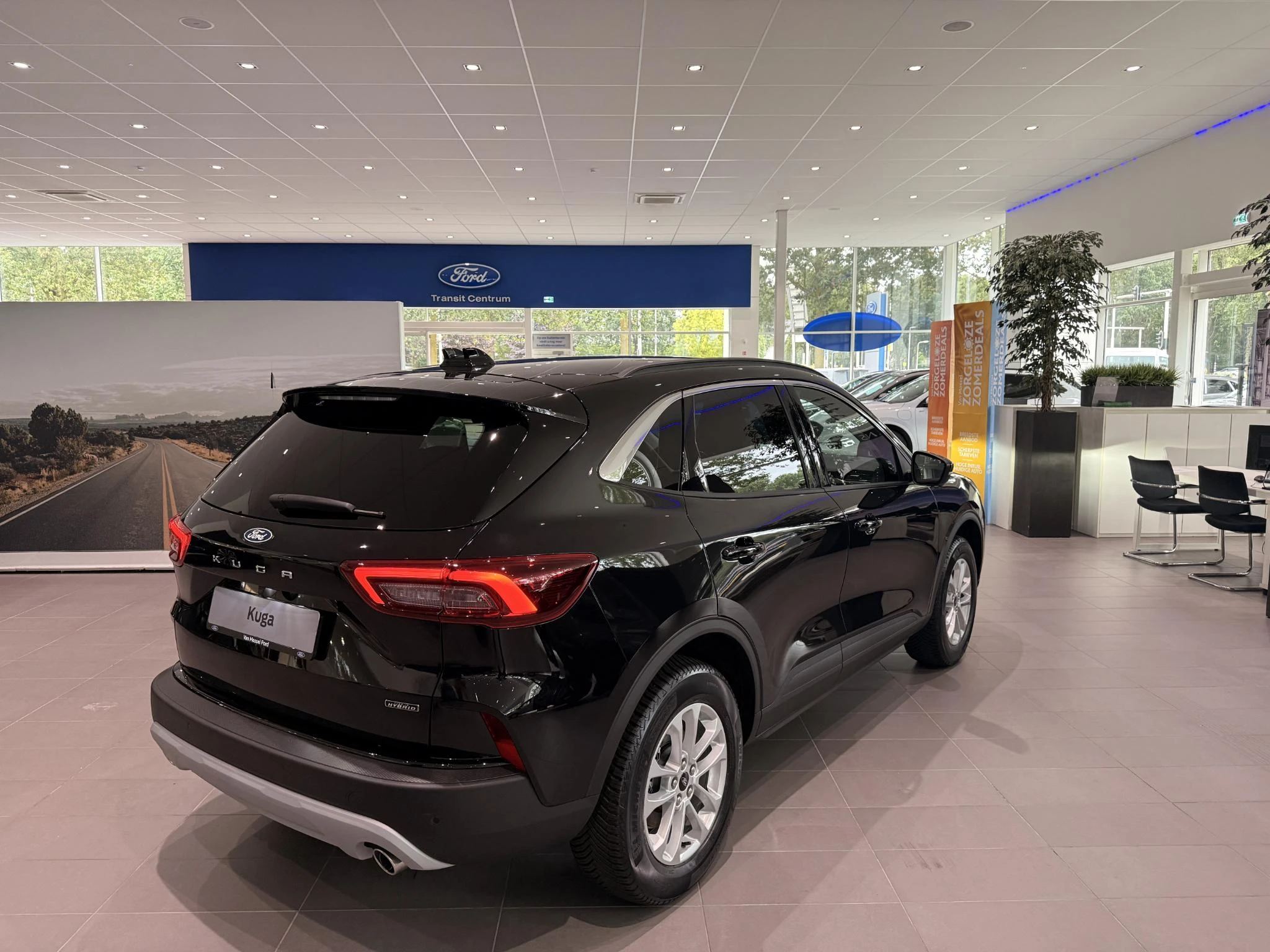Ford Kuga met kenteken 68 – autofoto 5