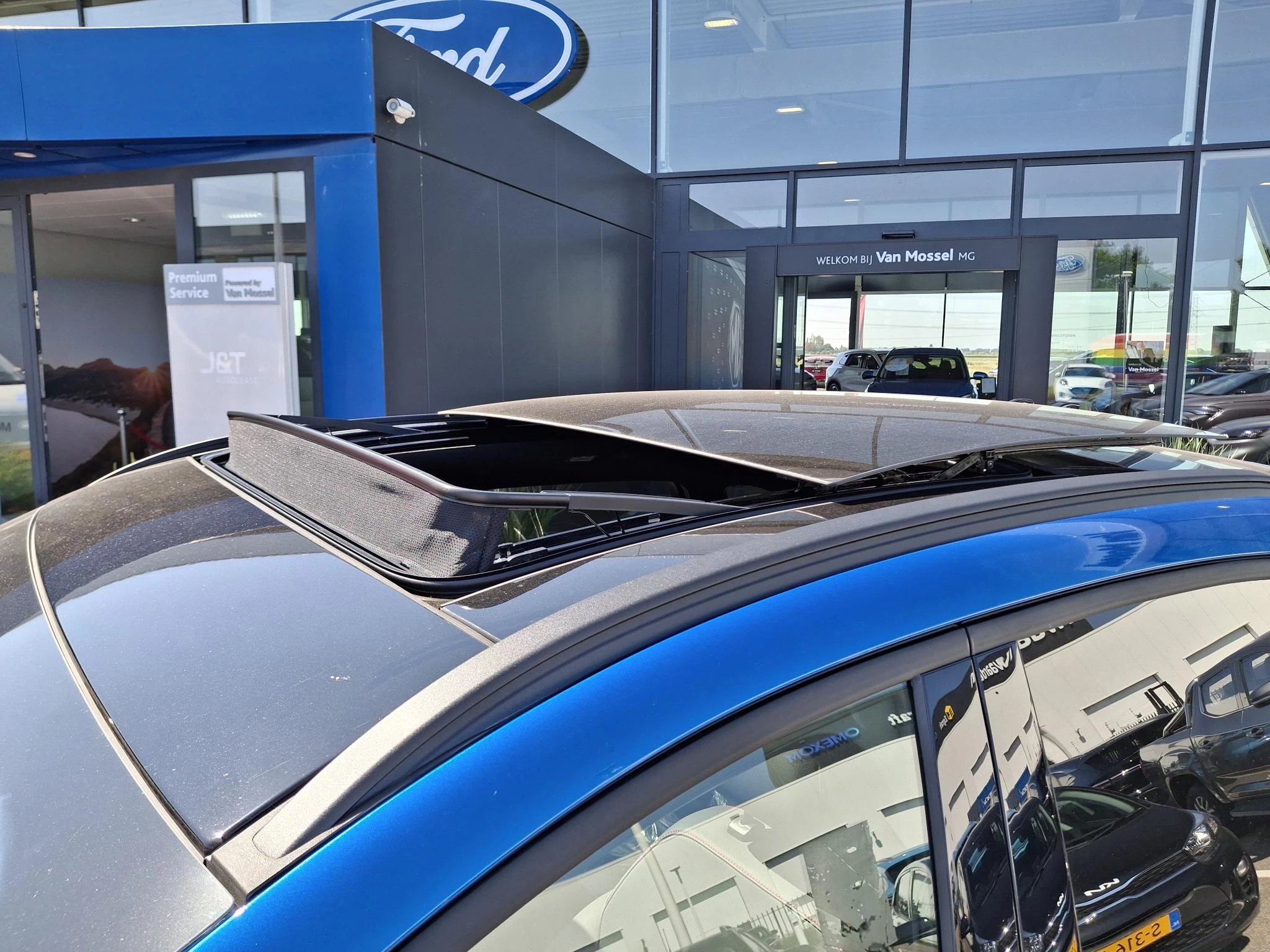 Ford Kuga met kenteken 68 – autofoto 5