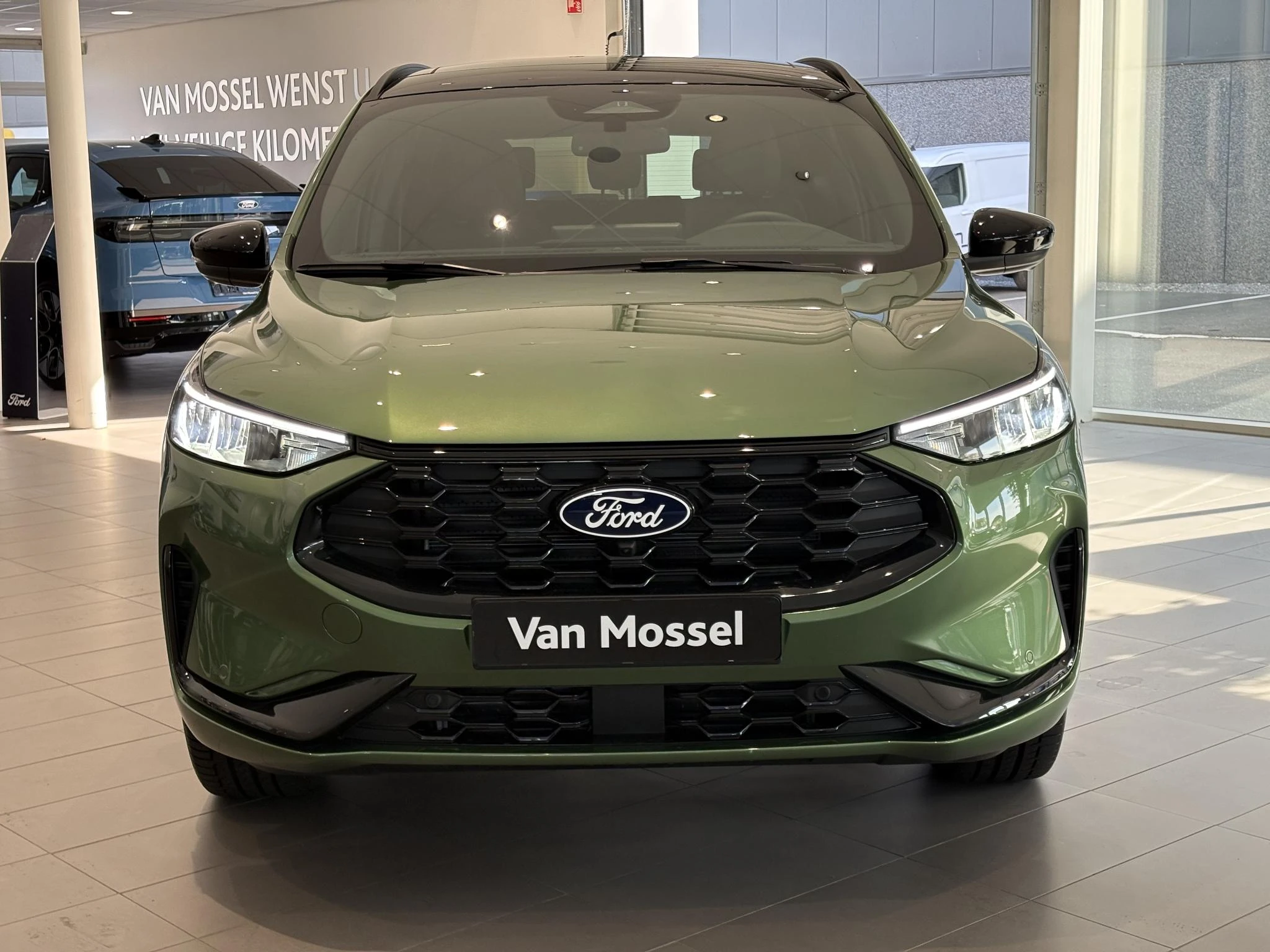 Ford Kuga met kenteken 68 – autofoto 5