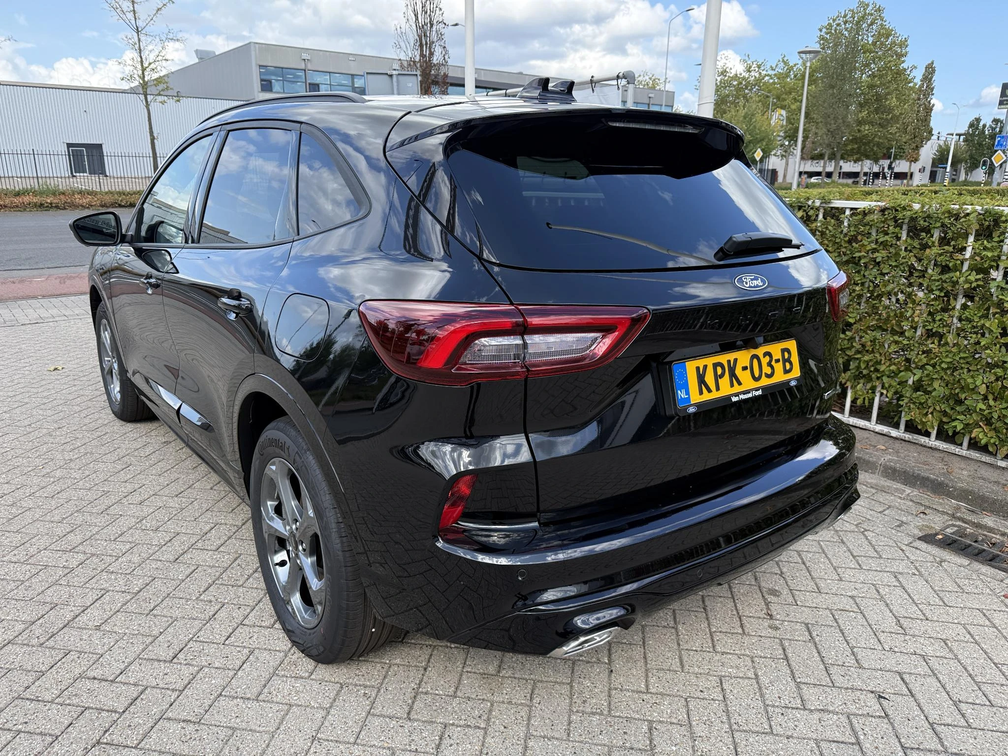 Ford Kuga met kenteken 68 – autofoto 5