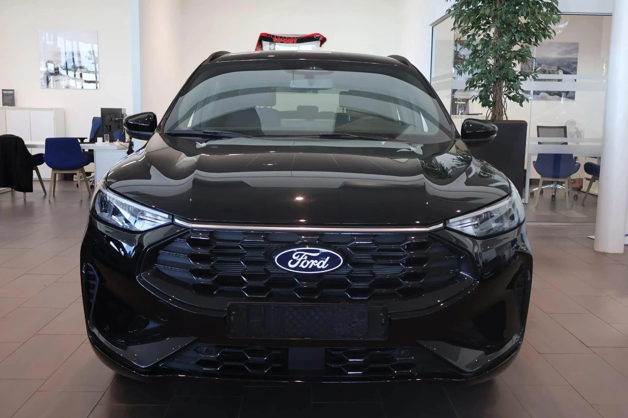 Ford Kuga met kenteken 68 – autofoto 5
