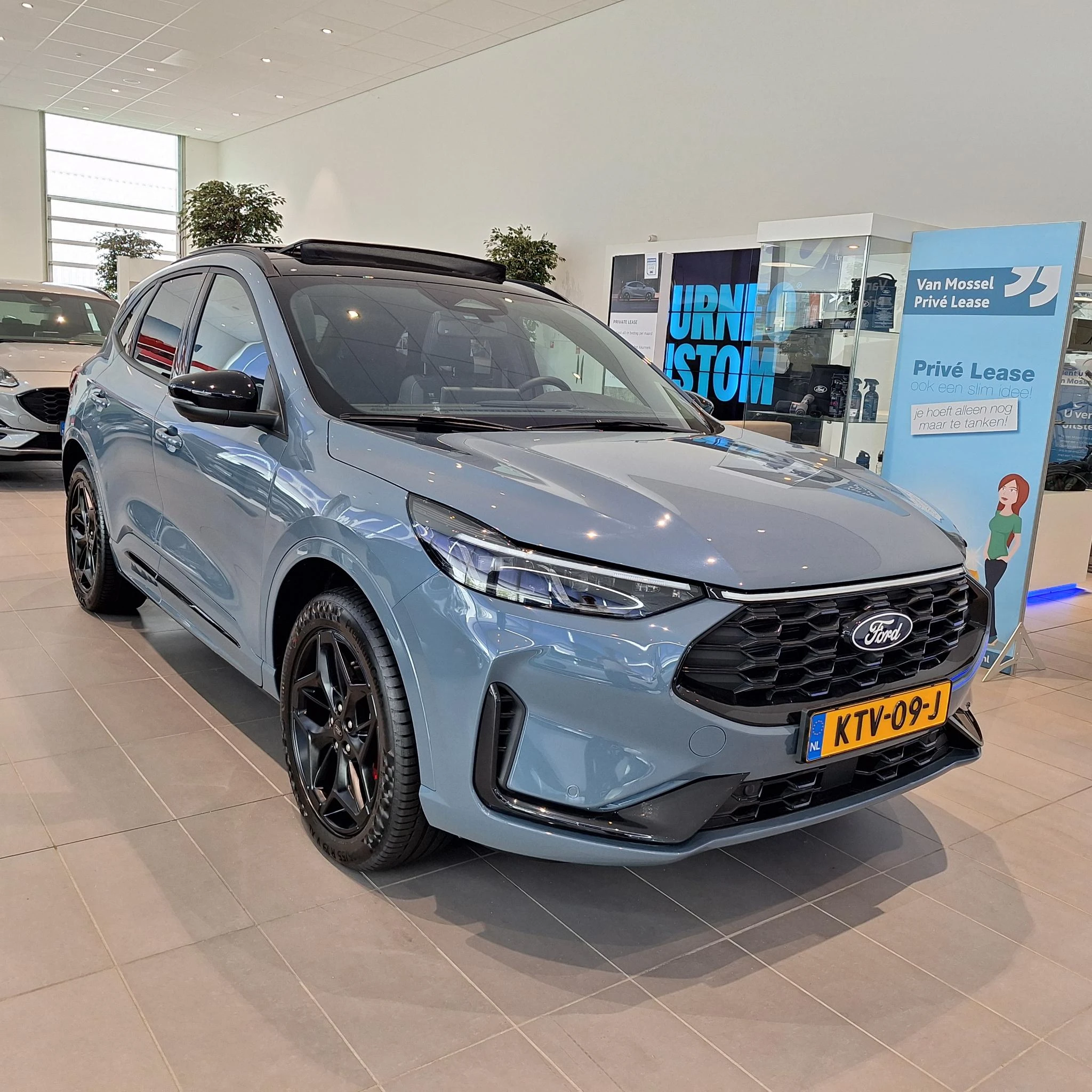 Ford Kuga met kenteken 68 – autofoto 5