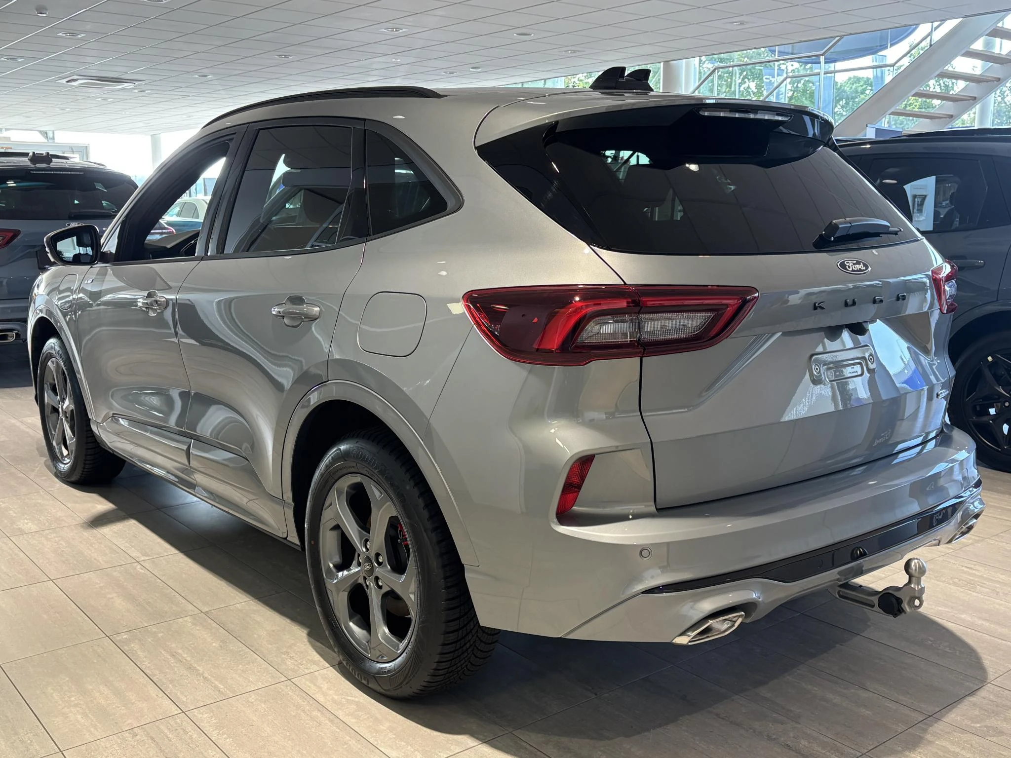 Ford Kuga met kenteken 68 – autofoto 5