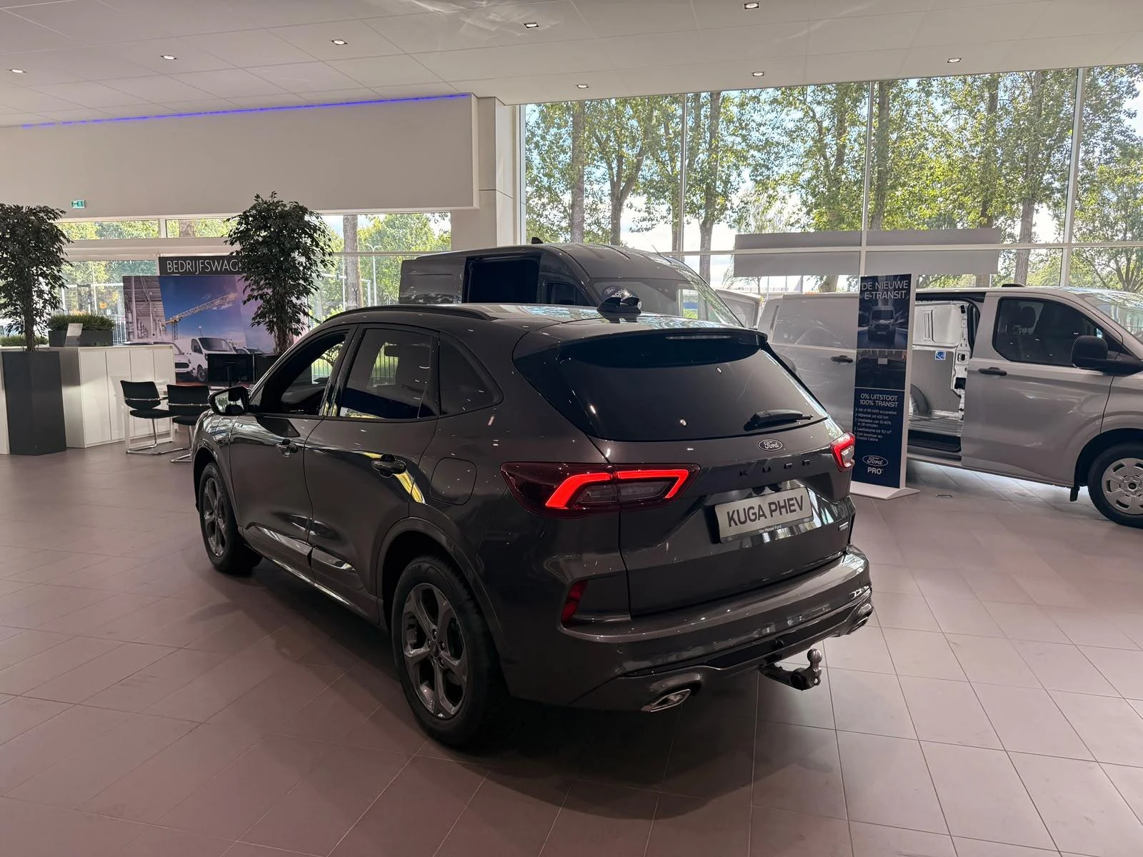 Ford Kuga met kenteken 68 – autofoto 5