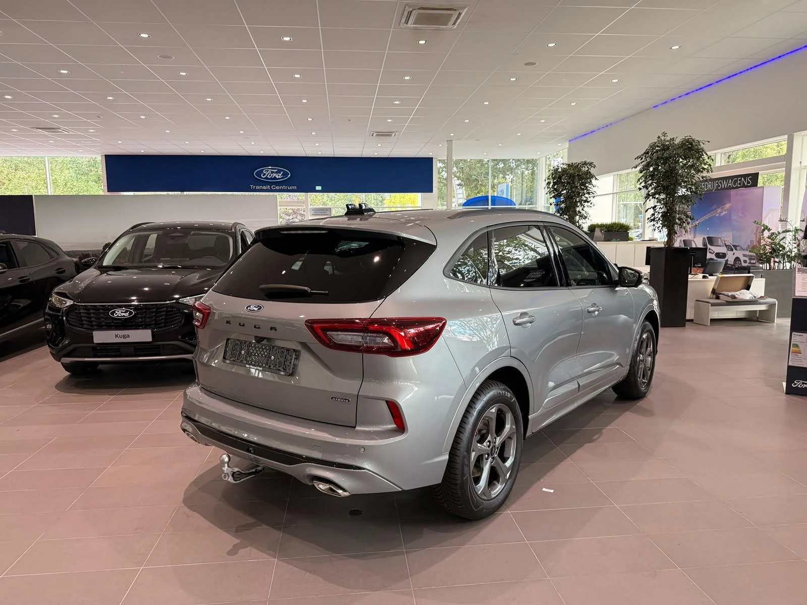 Ford Kuga met kenteken 68 – autofoto 5