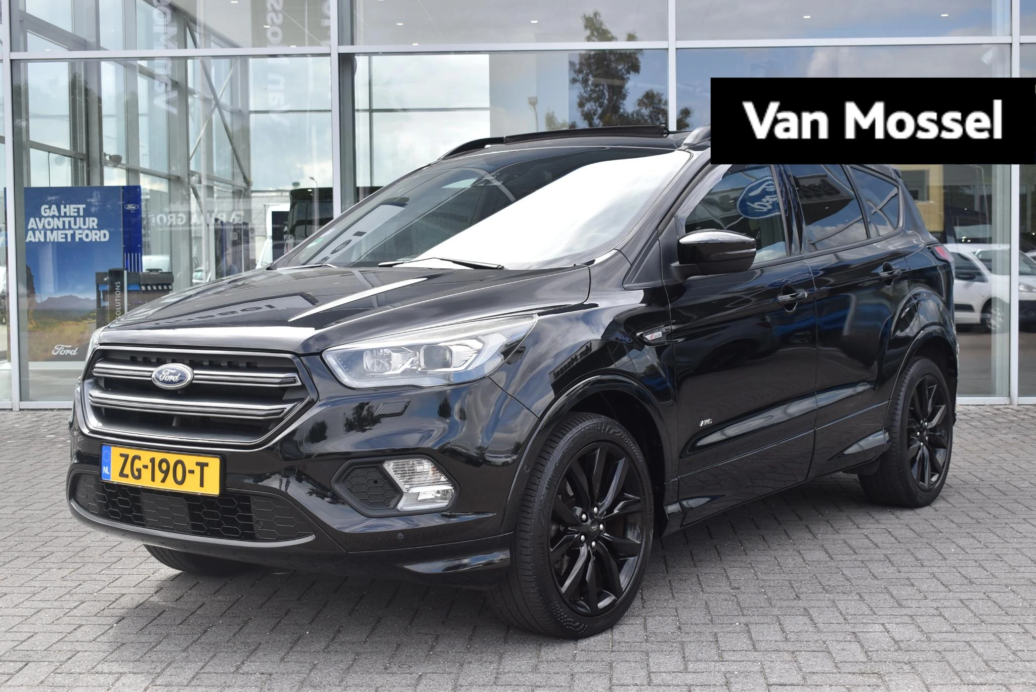 Ford Kuga met kenteken 75100 – autofoto 2