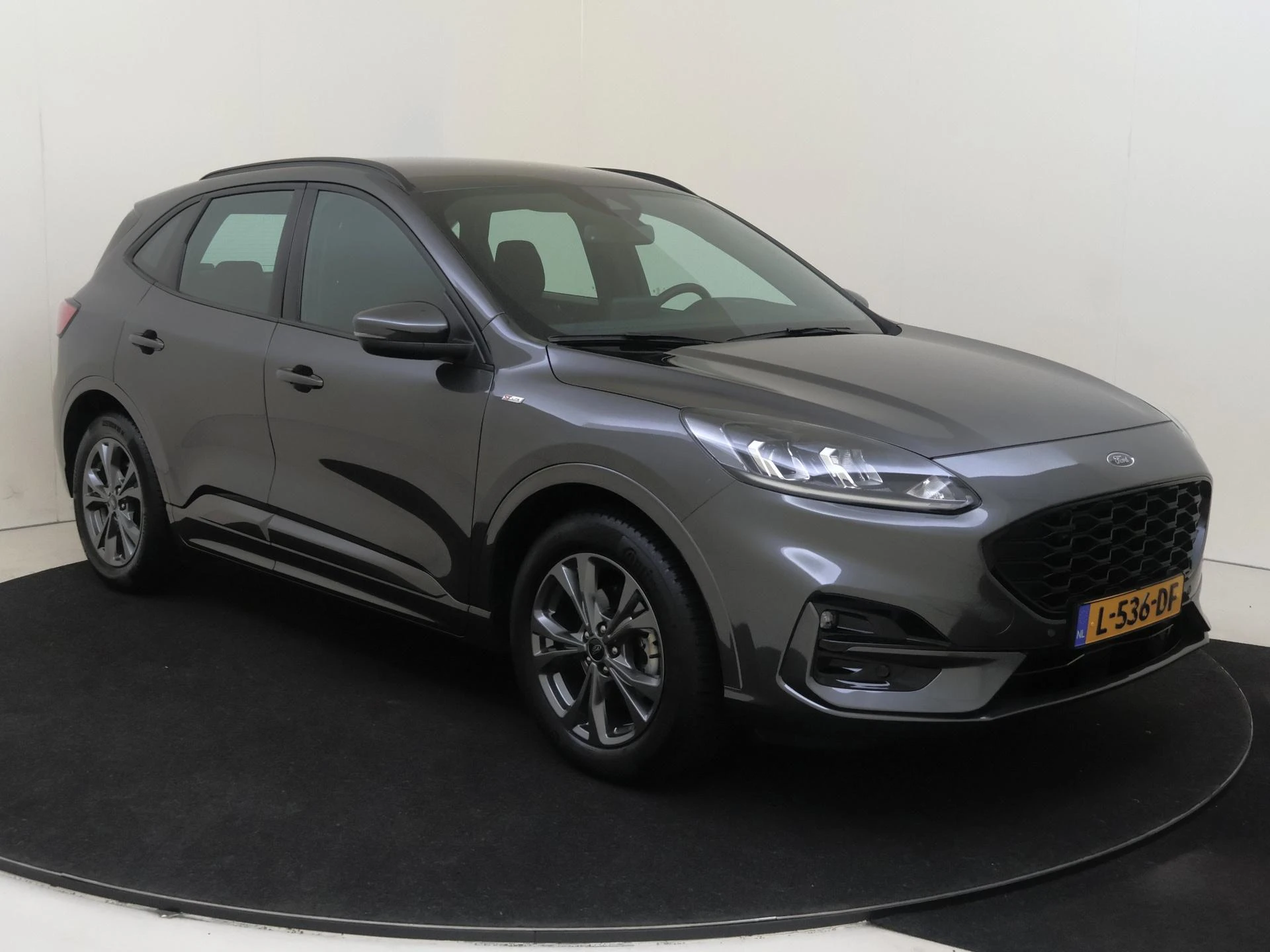 Ford Kuga met kenteken L-536-DF – autofoto 3