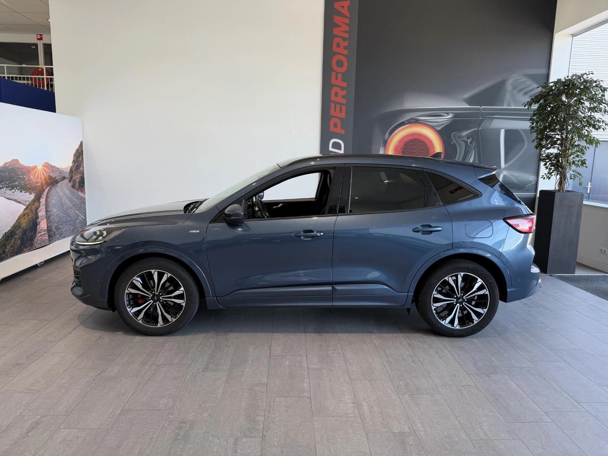 Ford Kuga met kenteken P-438-RG – autofoto 4