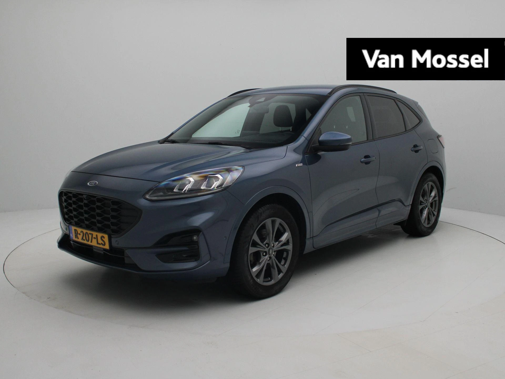 Ford Kuga met kenteken R-207-LS – autofoto 2