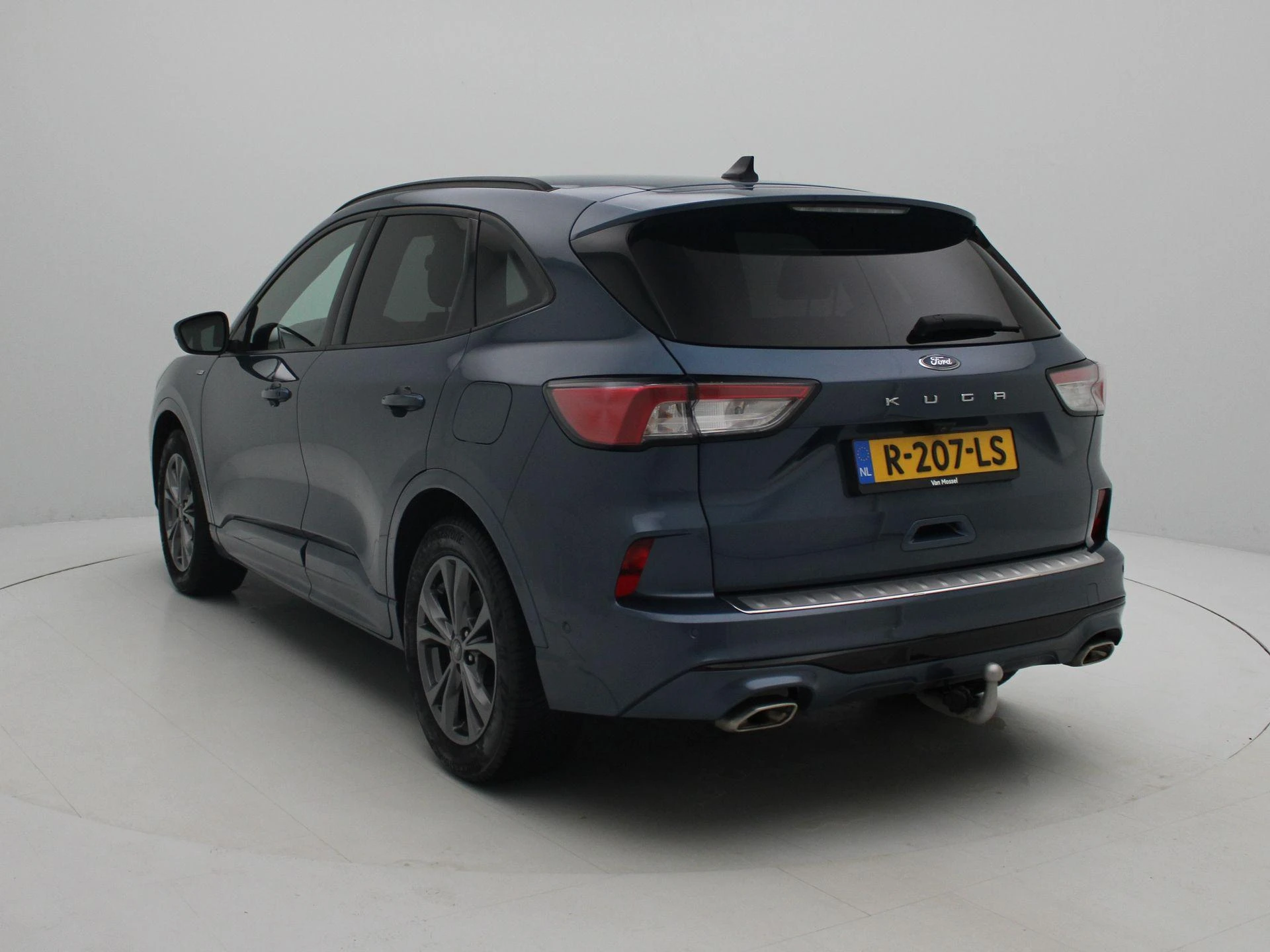 Ford Kuga met kenteken R-207-LS – autofoto 4