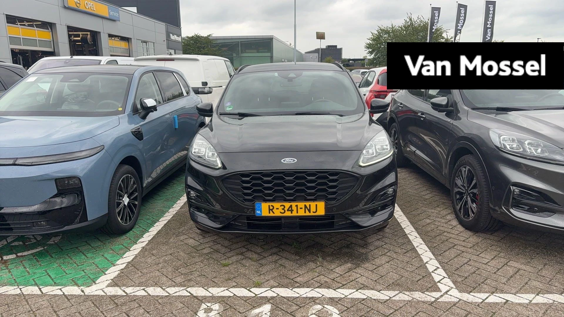 Ford Kuga met kenteken R-341-NJ – autofoto 2