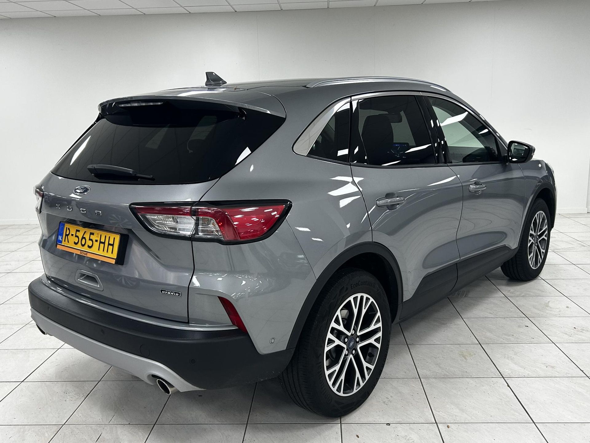 Ford Kuga met kenteken R-565-HH – autofoto 2
