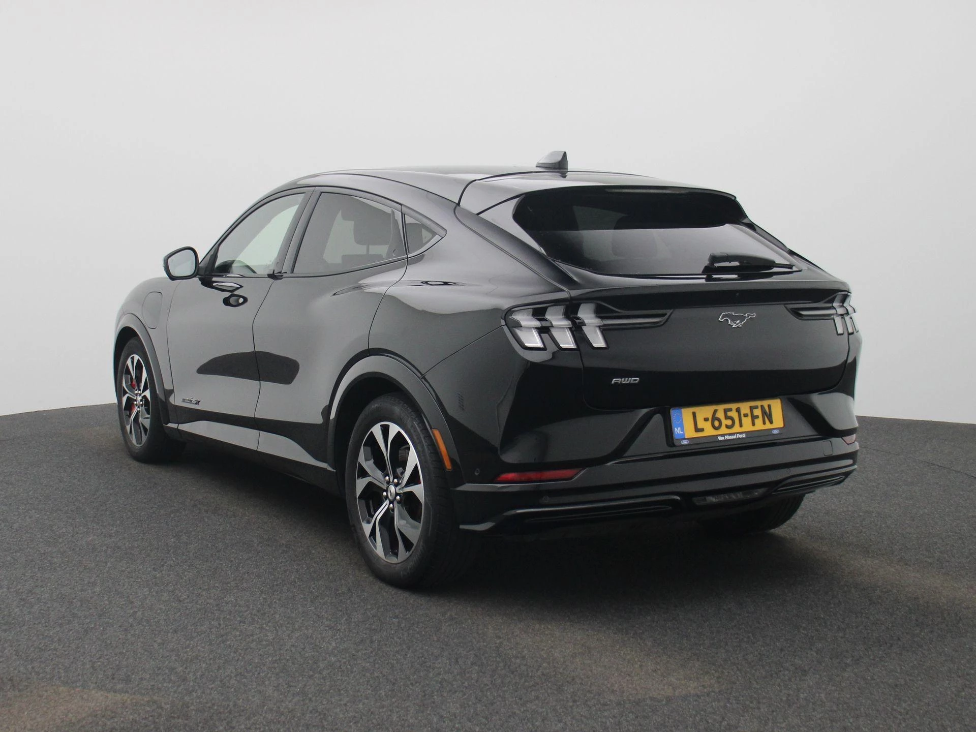 Ford MustangMach-E – autofoto 3