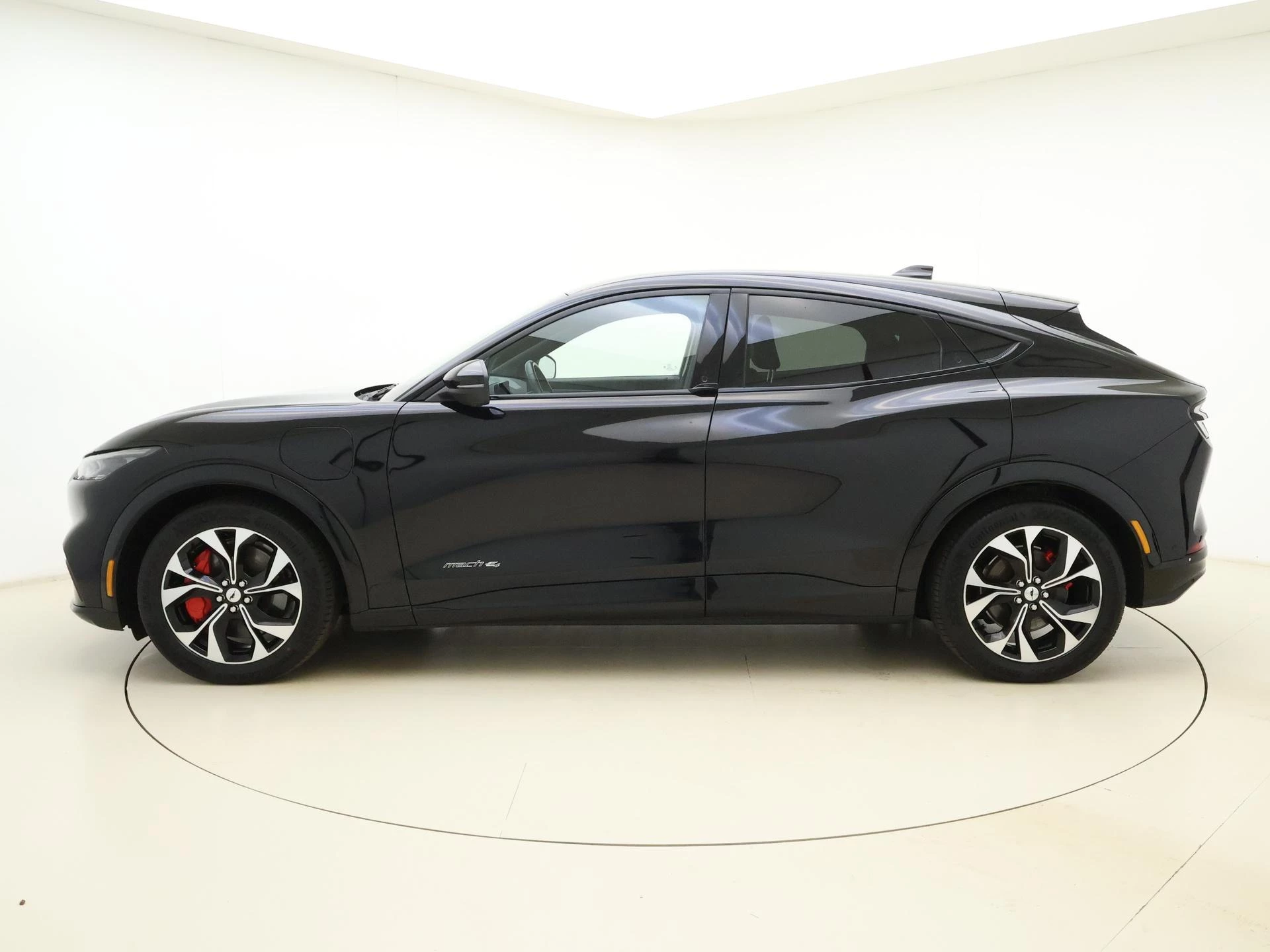Ford MustangMach-E – autofoto 3