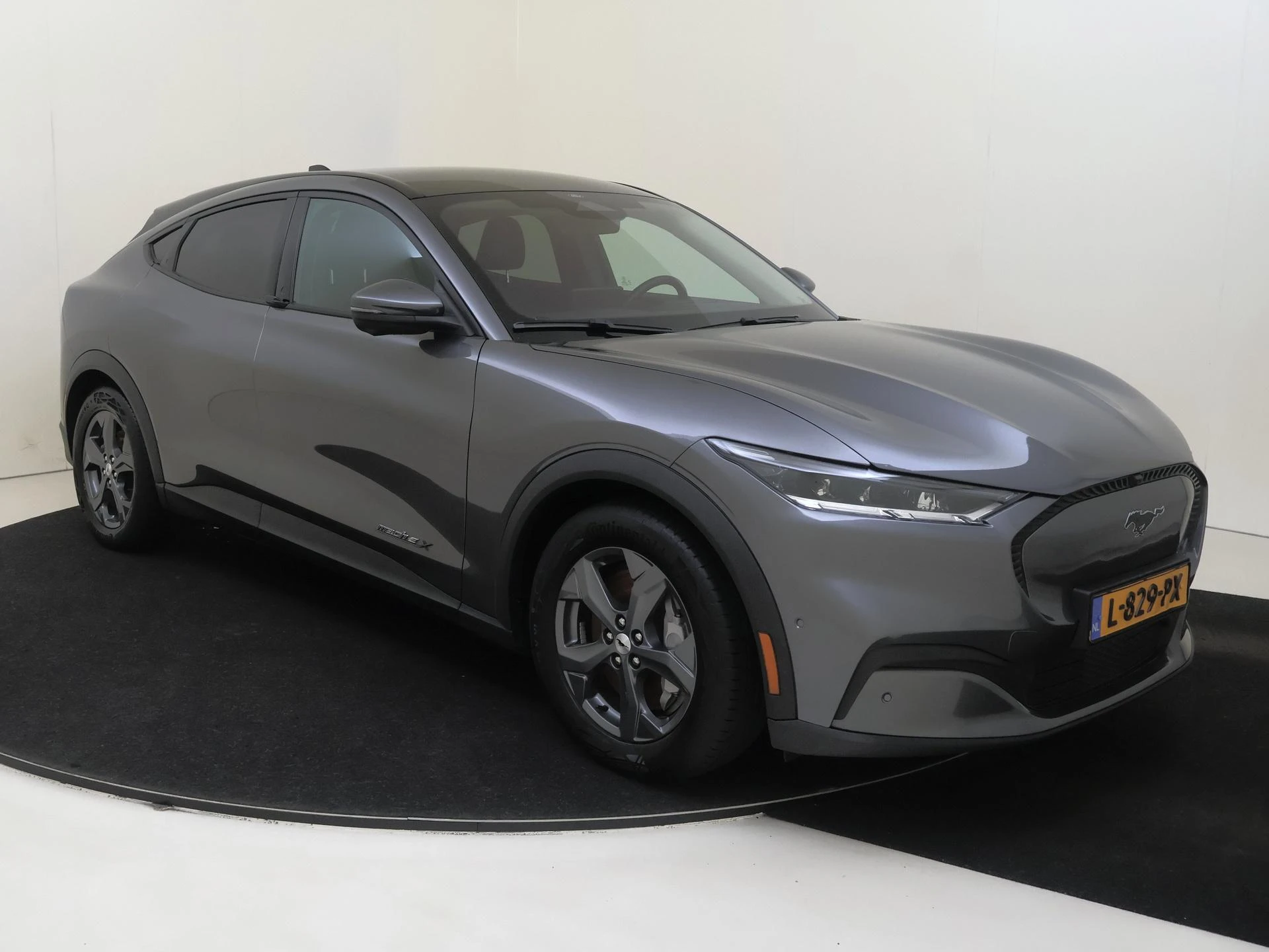 Ford MustangMach-E – autofoto 3