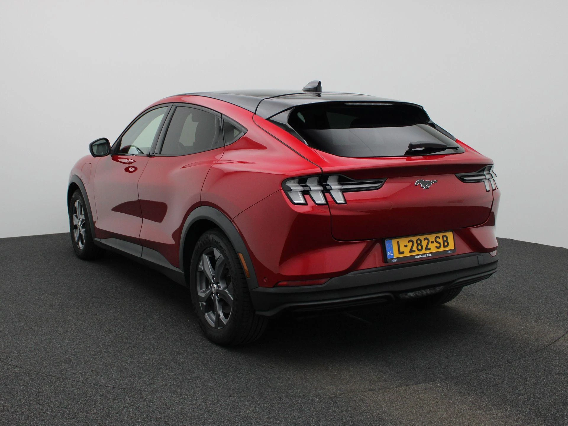 Ford MustangMach-E – autofoto 3