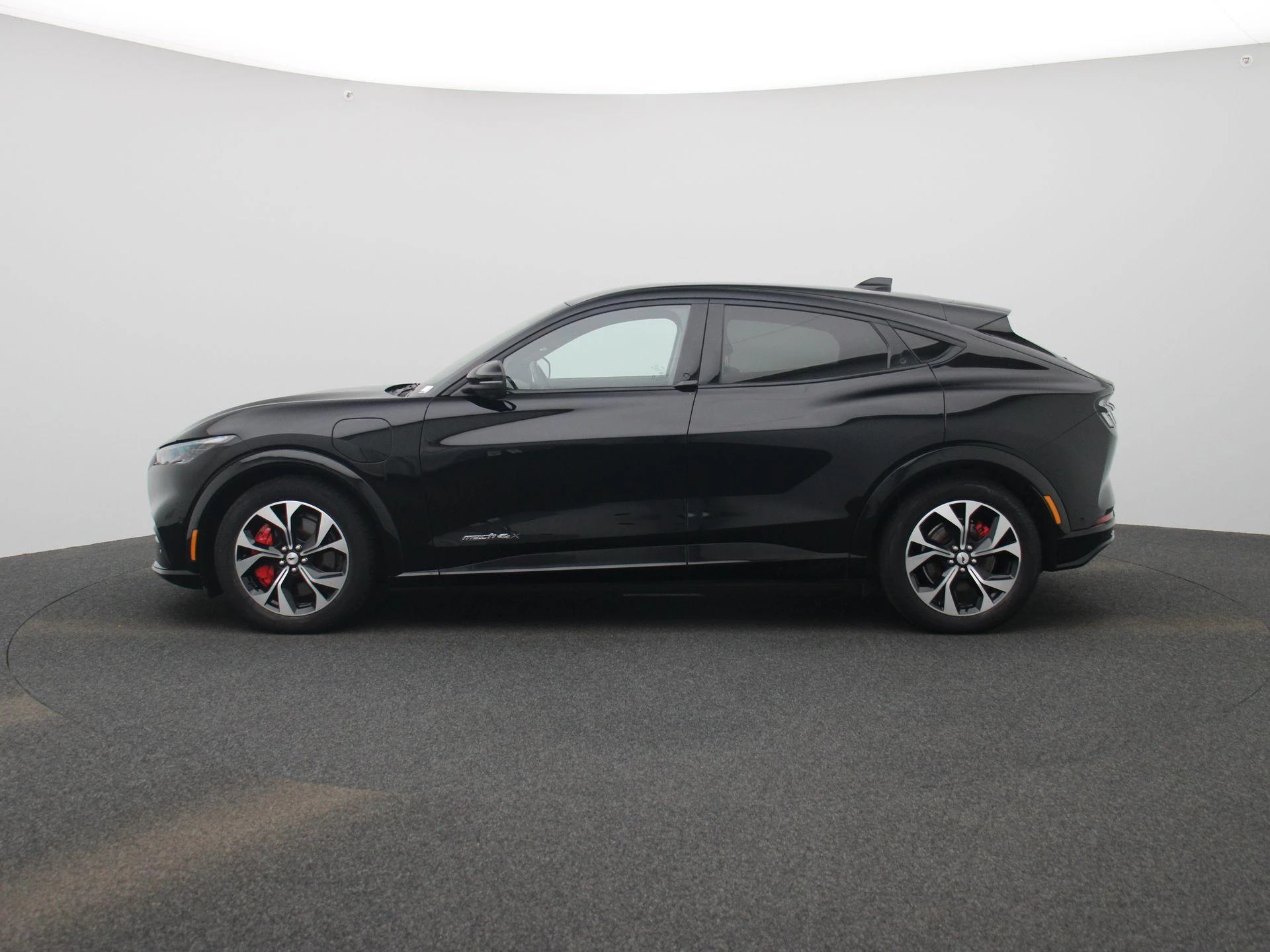 Ford MustangMach-E – autofoto 5