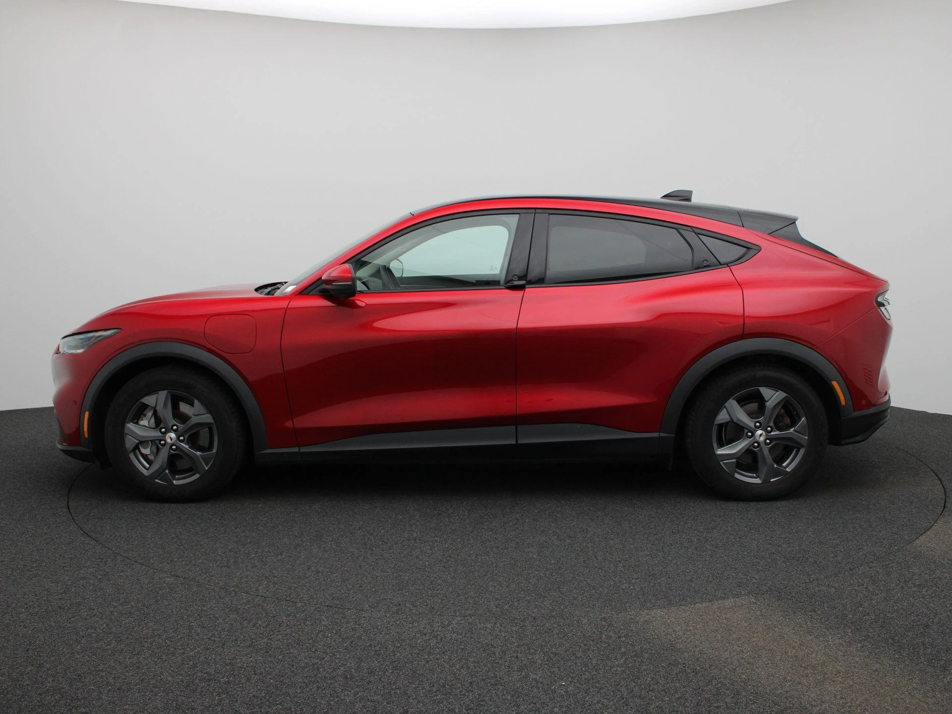 Ford MustangMach-E – autofoto 5