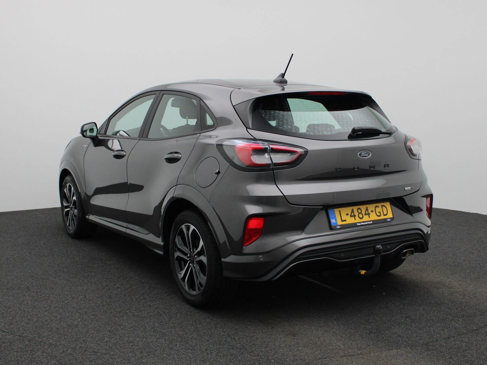 Ford Puma met kenteken 49100 – autofoto 3
