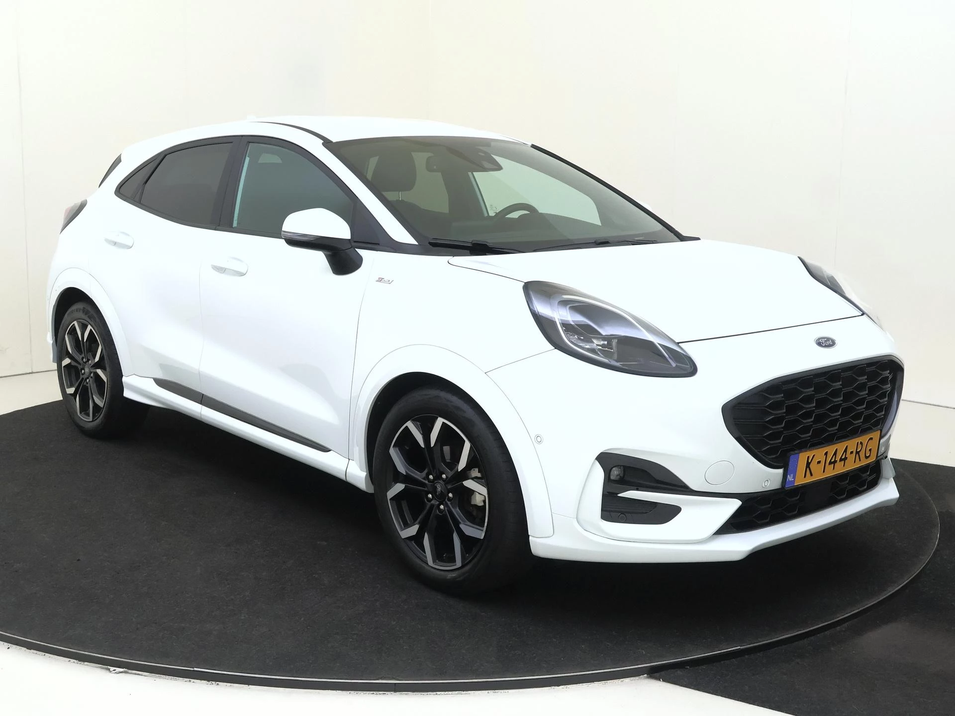 Ford Puma met kenteken 50100 – autofoto 3