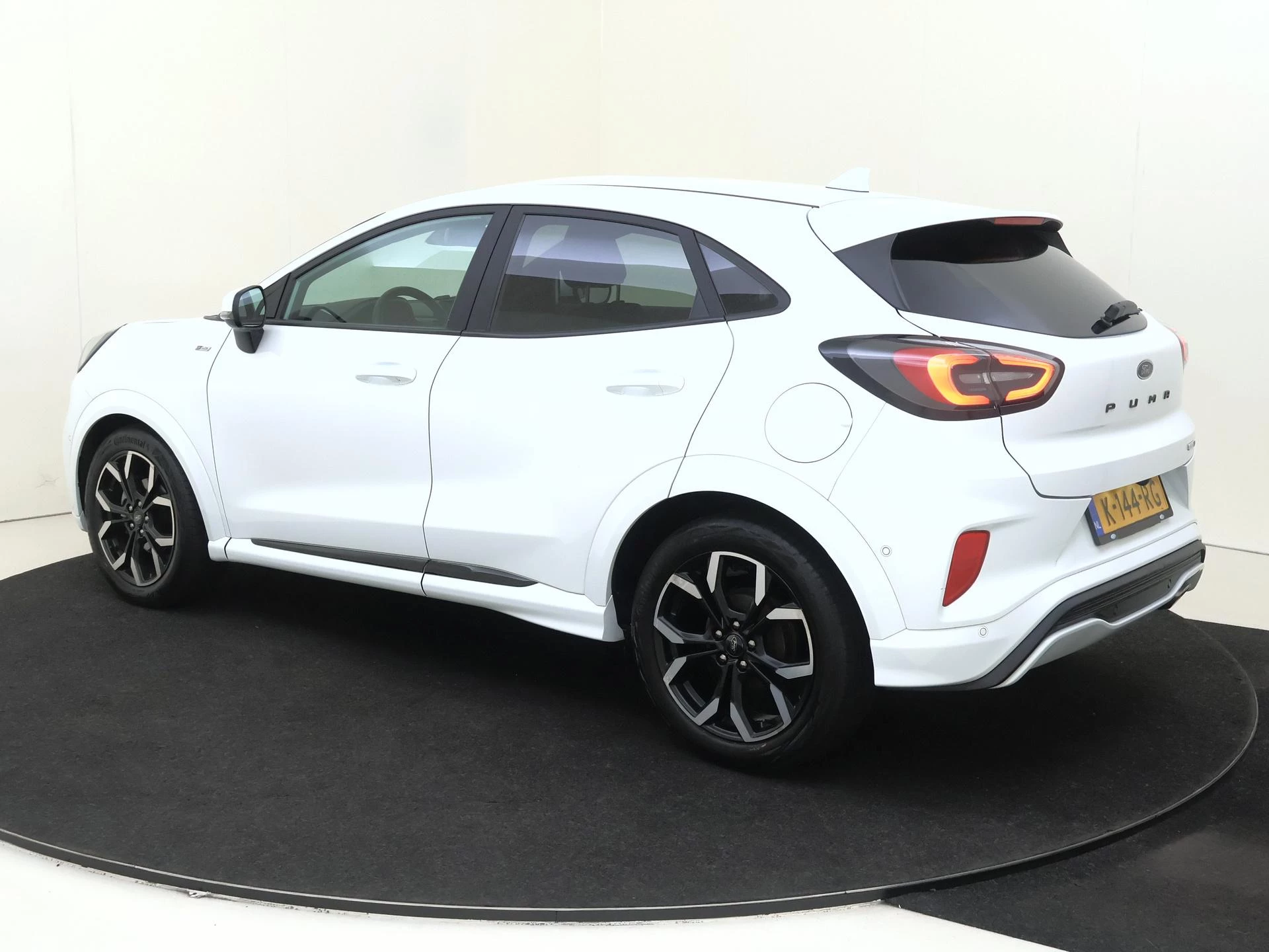 Ford Puma met kenteken 50100 – autofoto 4