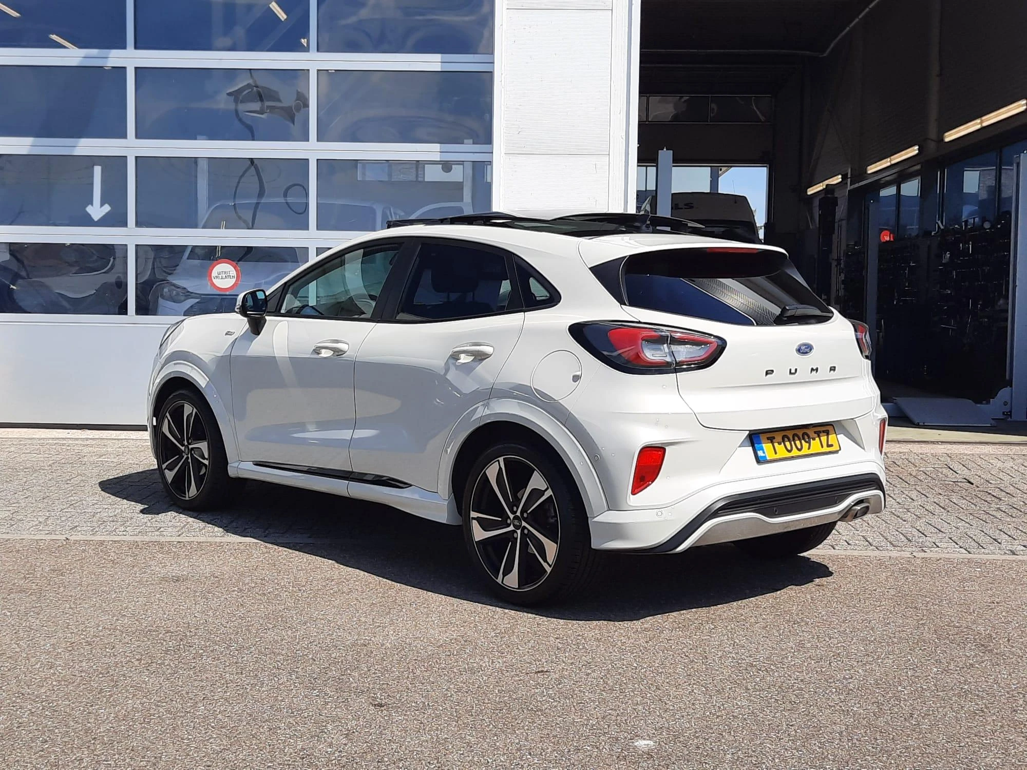 Ford Puma met kenteken 50100 – autofoto 5