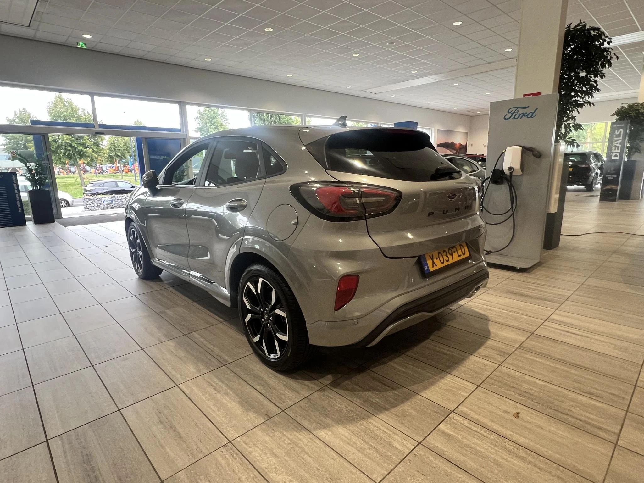 Ford Puma met kenteken 50100 – autofoto 5